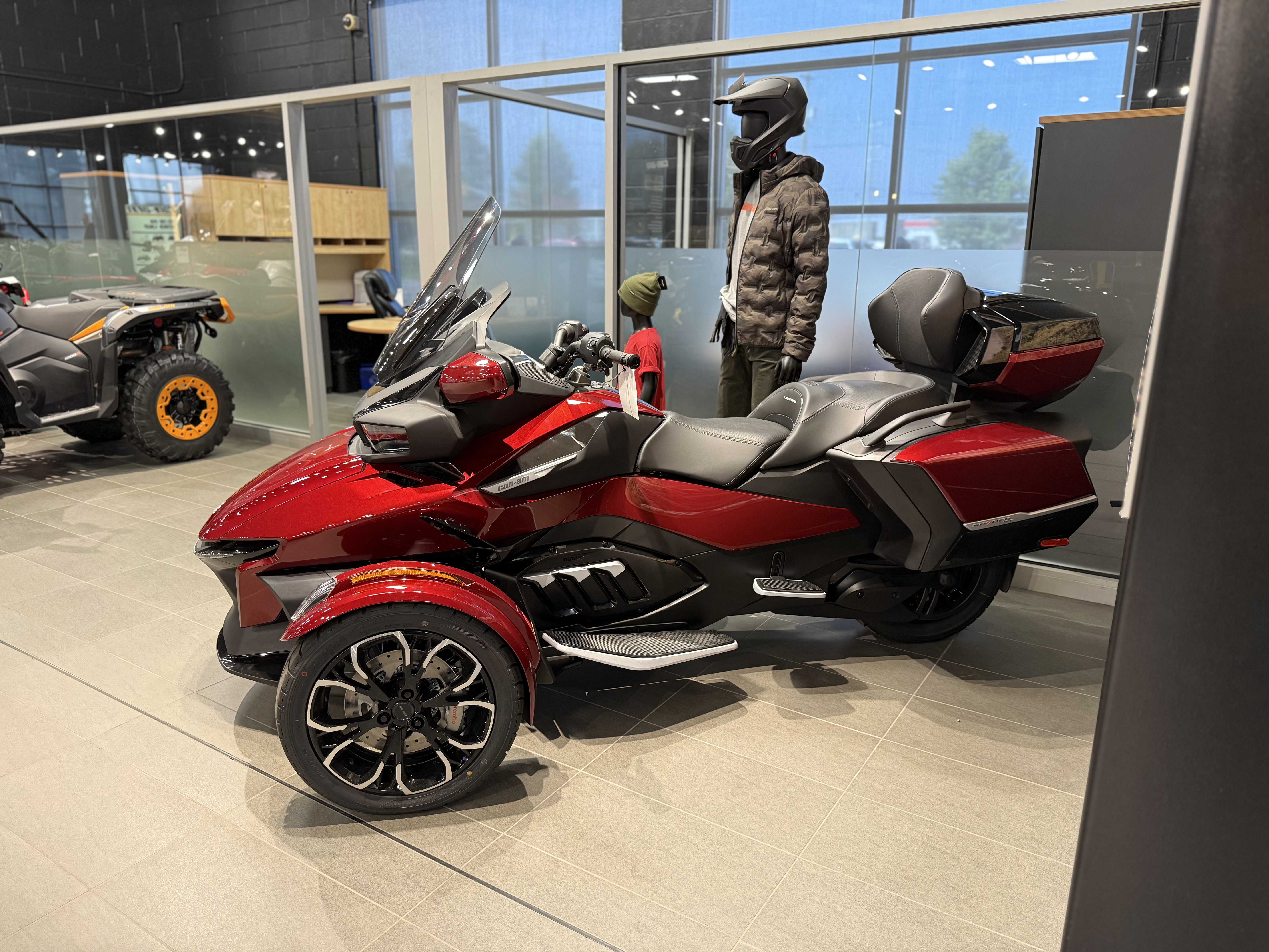 2025 Can-Am Spyder RT Limited - Photo 3