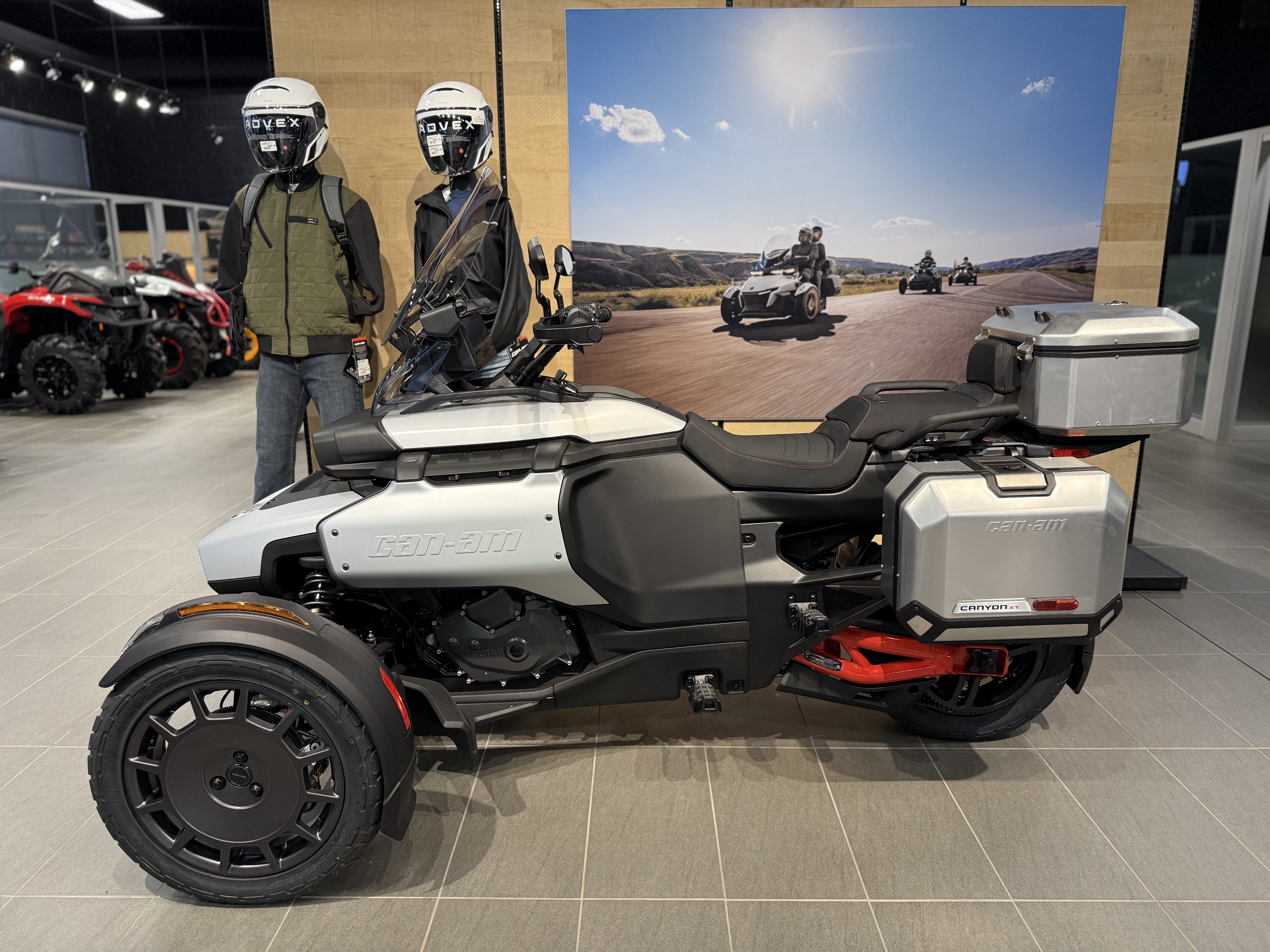 2025 Can-Am Canyon XT - Photo 2