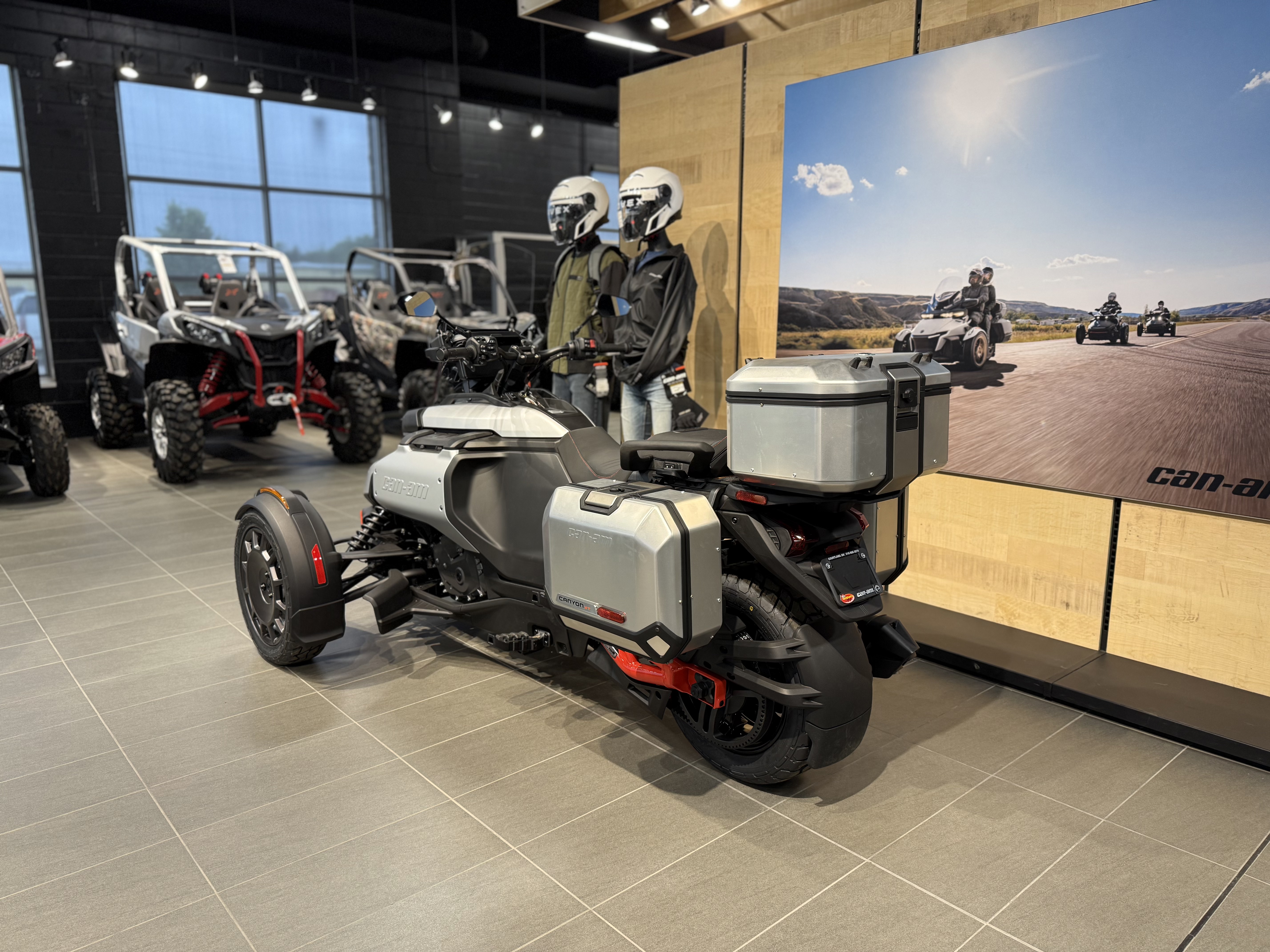 2025 Can-Am Canyon XT - Photo 4