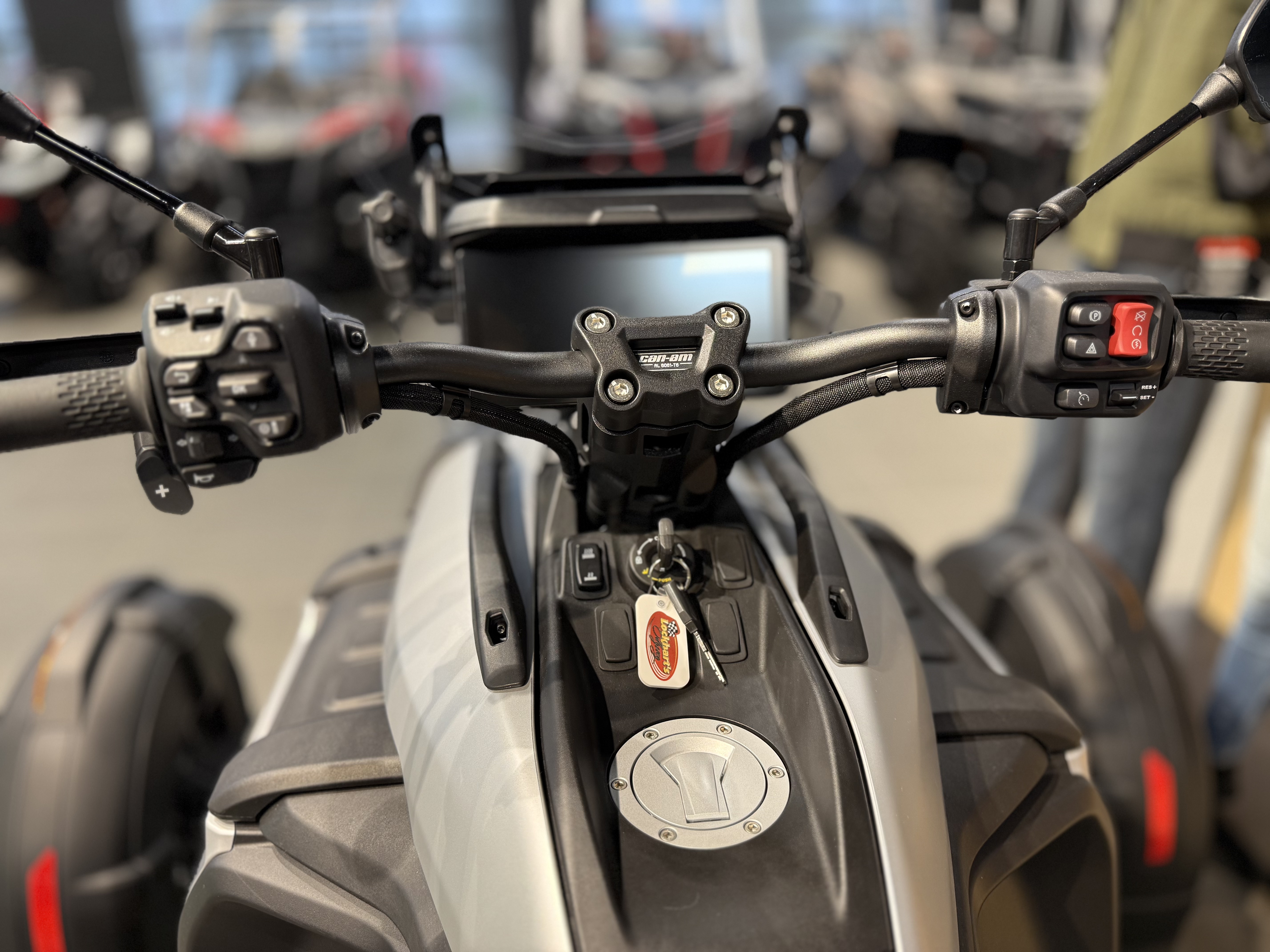 2025 Can-Am Canyon XT - Photo 8