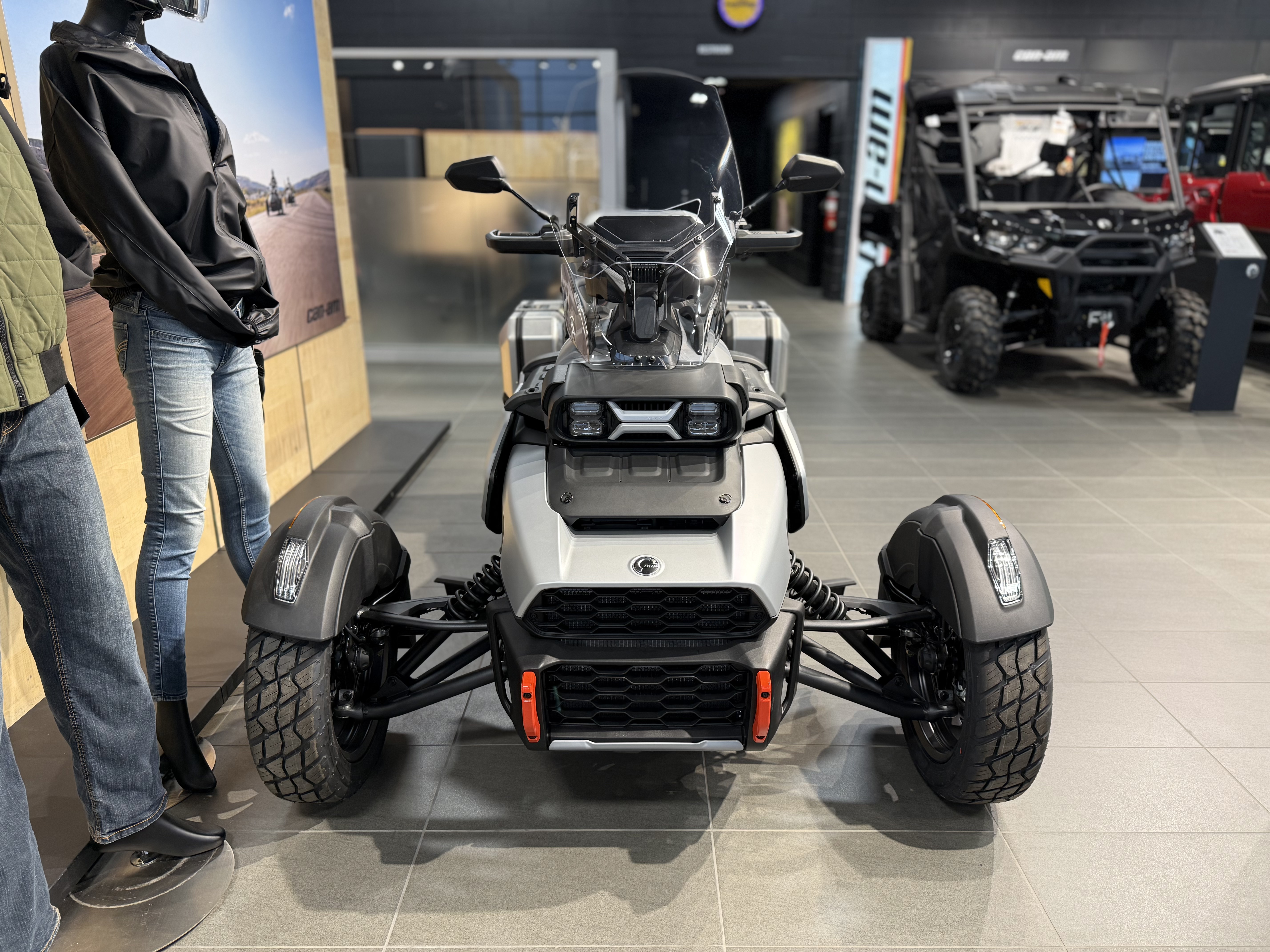 2025 Can-Am Canyon XT - Photo 3