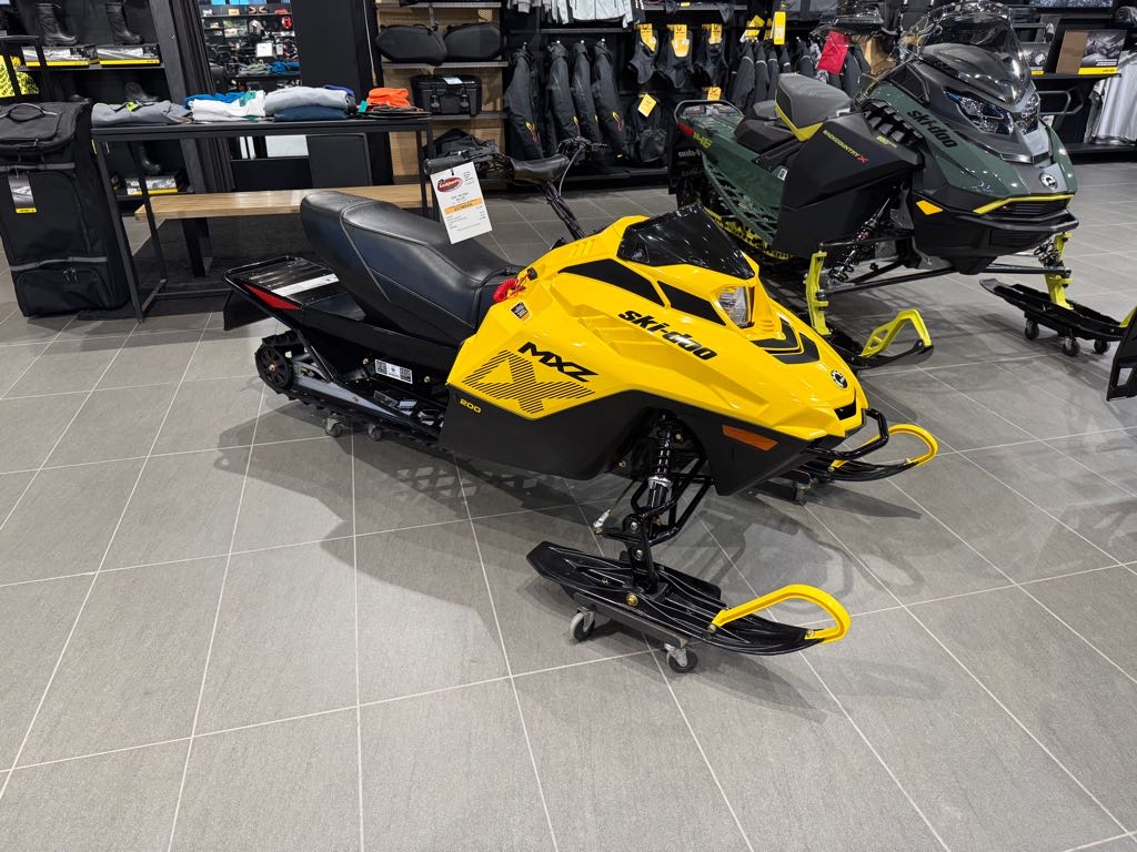 2025 Ski-Doo MXZ 200