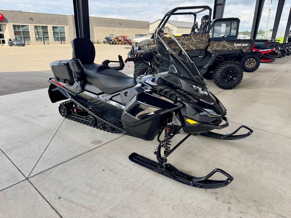 2026 Ski-Doo Grand Touring LE 900 ACE Turbo 137 With a Silent Track 1.25"