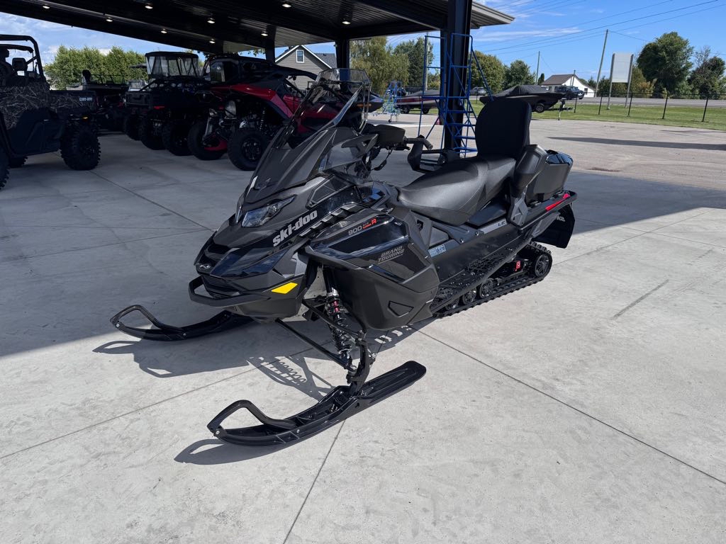 2026 Ski-Doo Grand Touring LE 900 ACE Turbo R 137 with a Silent Track 1.25"