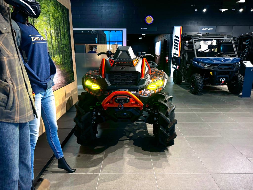 2025 Can-Am CUSTOM ORANGE DIGITAL CAMO OUTLANDER XMR 1000R - Photo 2