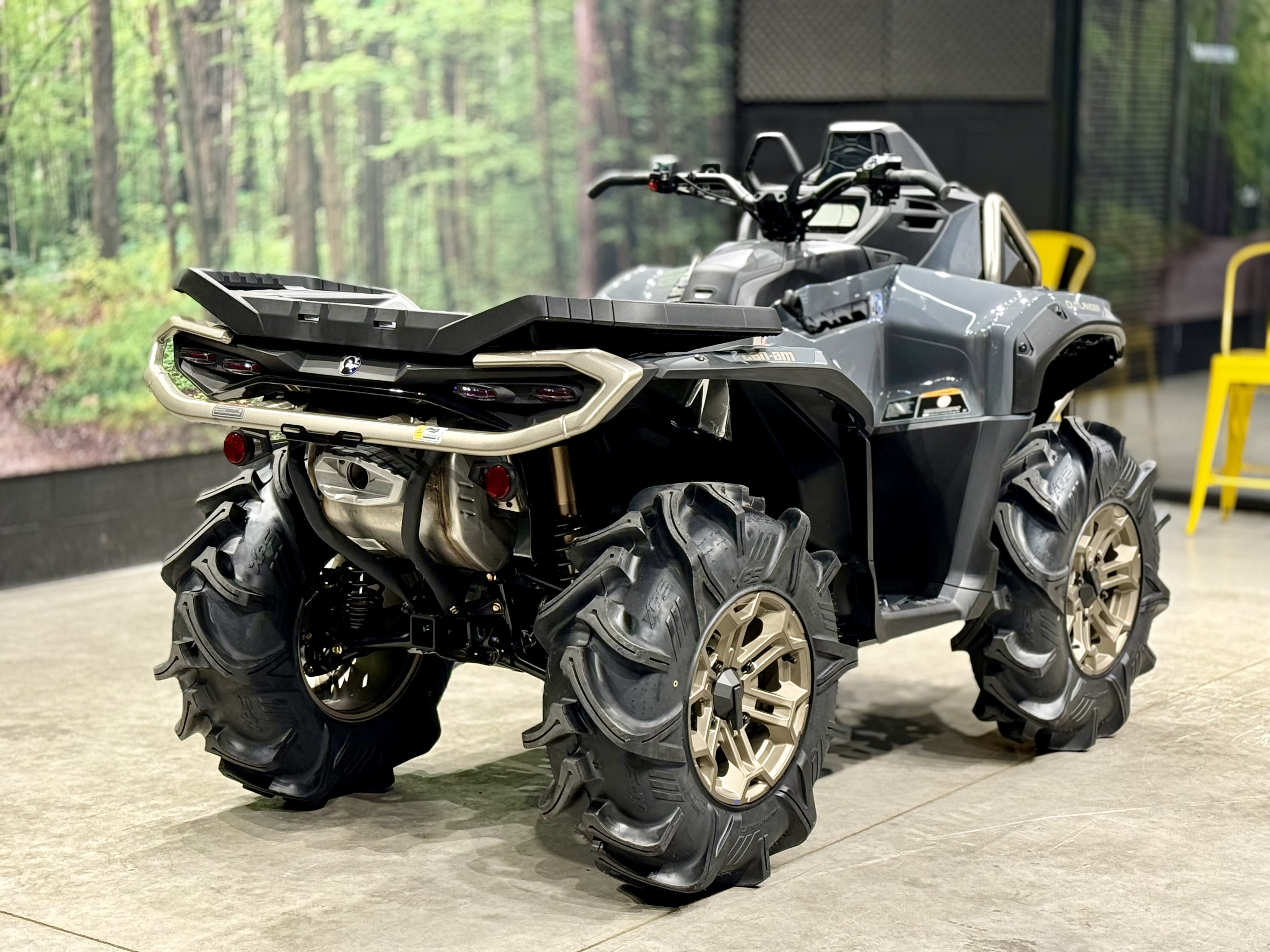 2026 Can-Am OUTLANDER XMR 1000R - Photo 8
