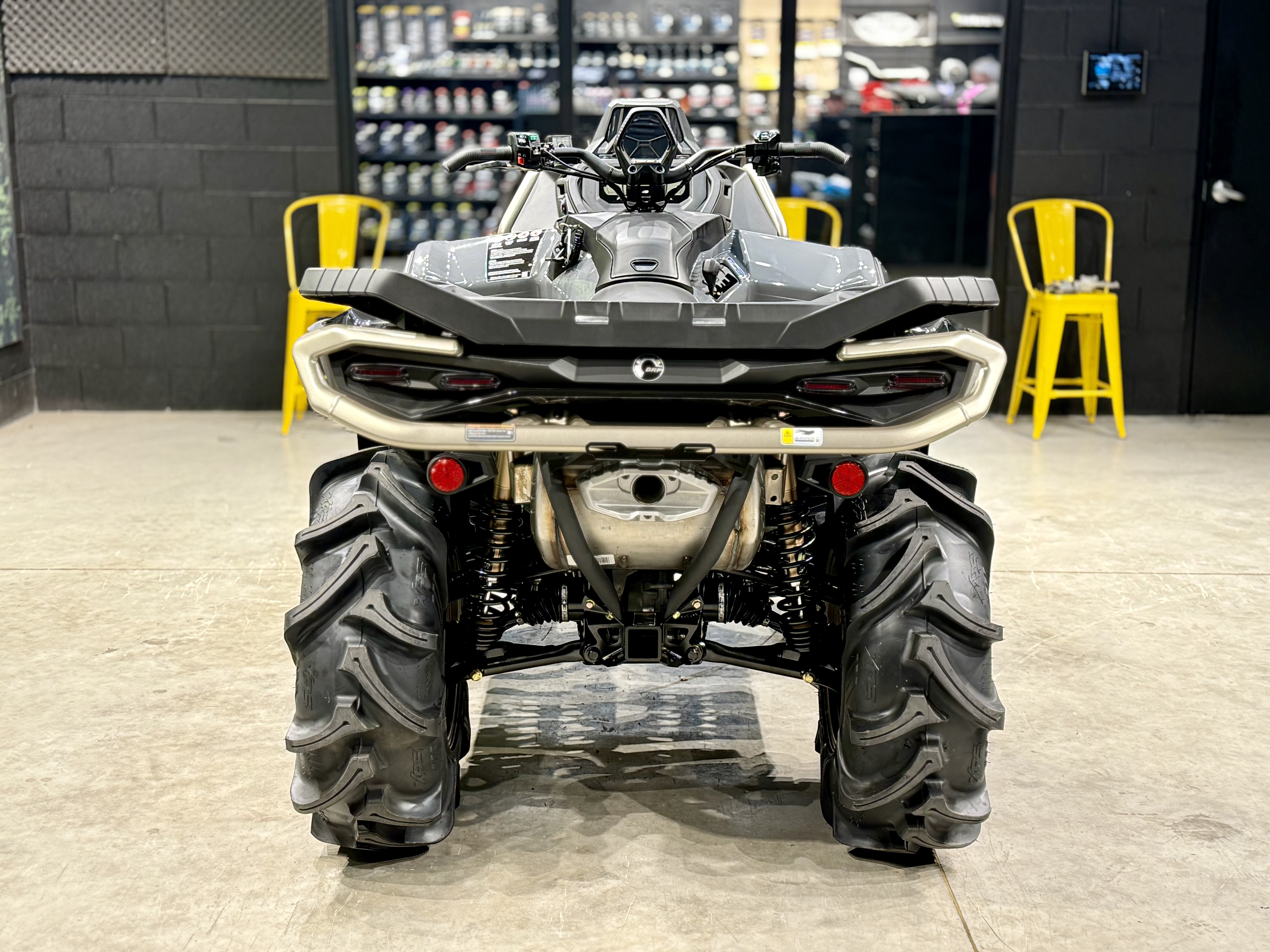 2026 Can-Am OUTLANDER XMR 1000R - Photo 10