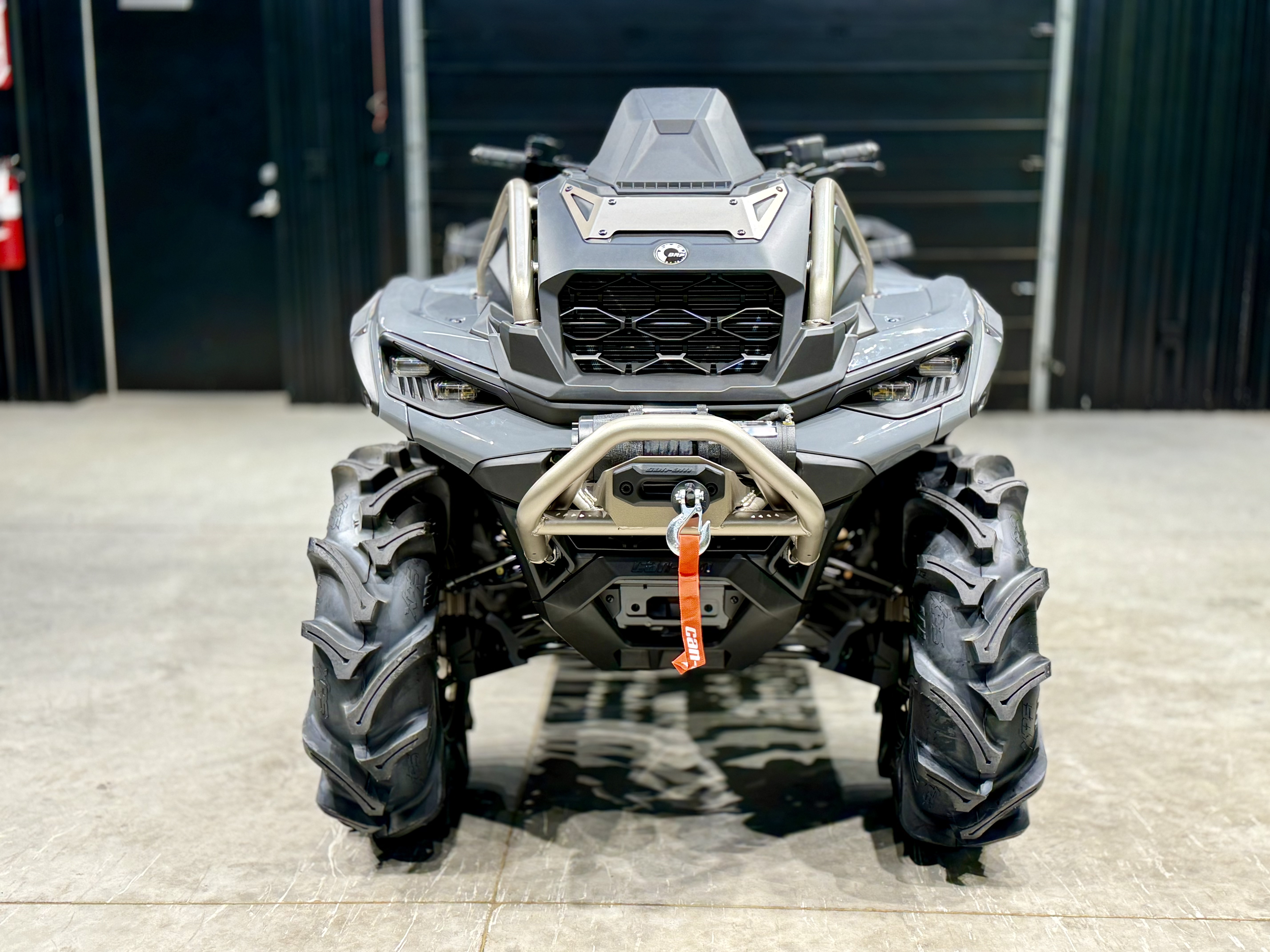 2026 Can-Am OUTLANDER XMR 850 - Photo 9