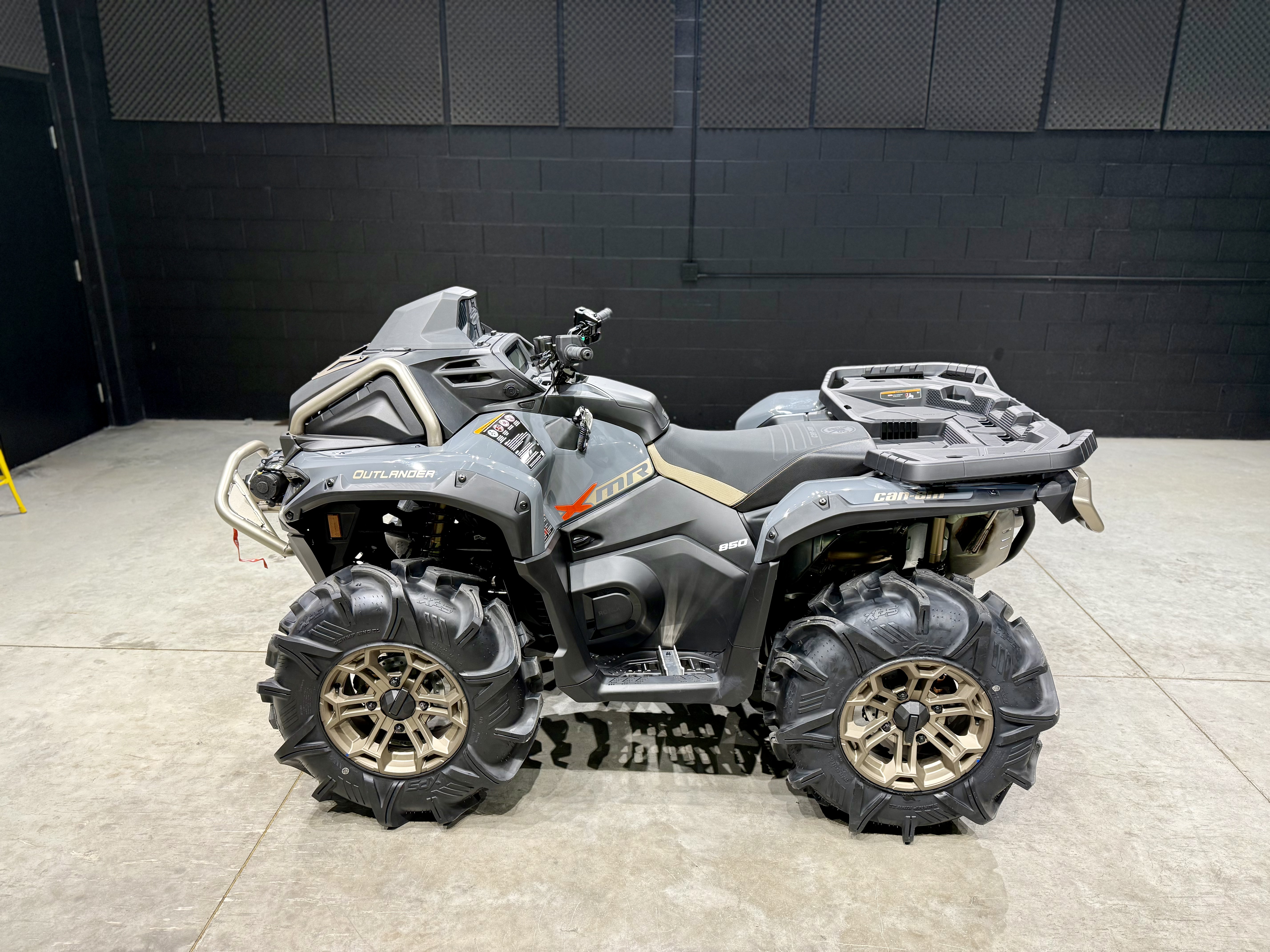 2026 Can-Am OUTLANDER XMR 850 - Photo 12