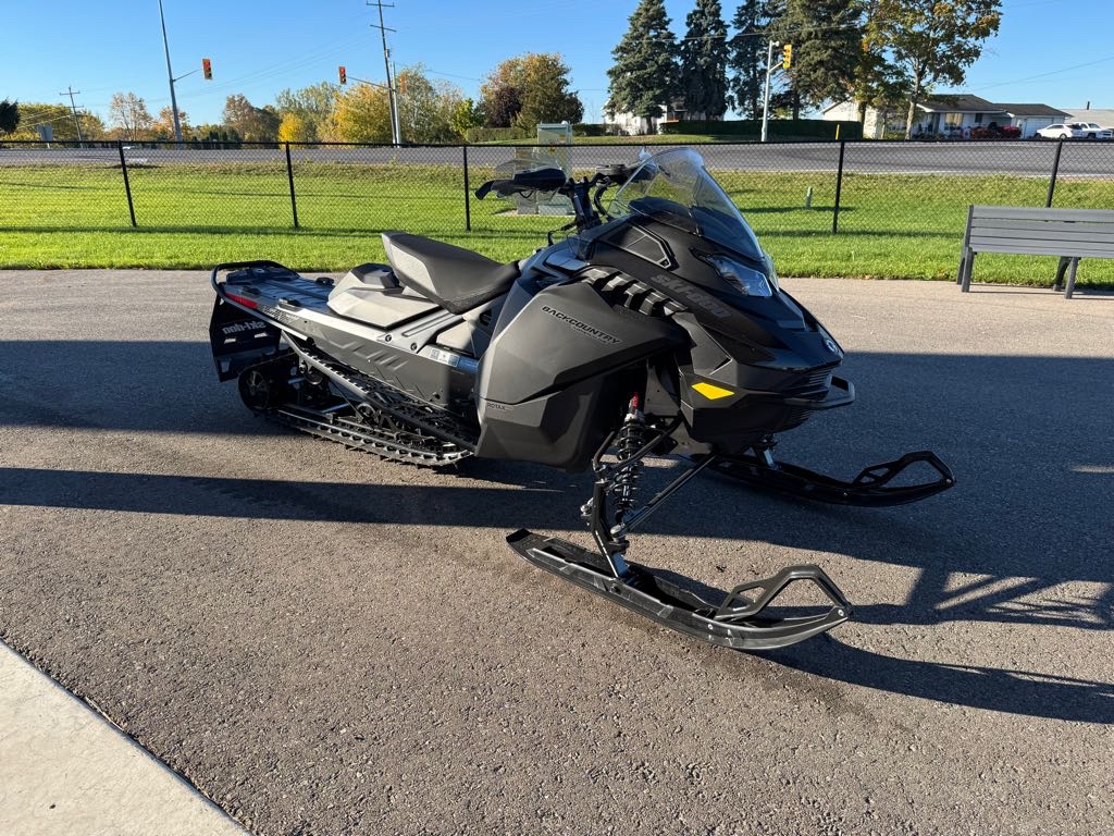 2026 Ski-Doo Backcountry Adrenaline 850 E-TEC 146 1.5
