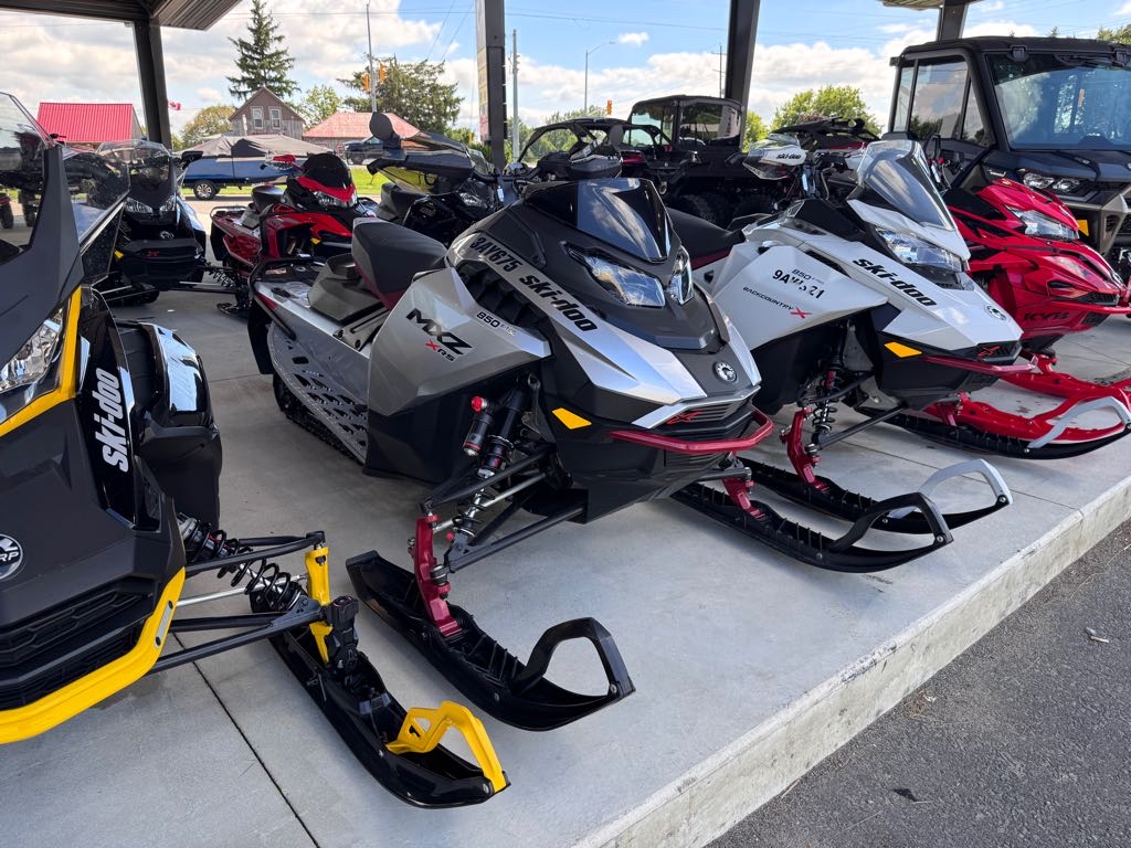 2024 Ski-Doo MXZ X-RS 129 850 E-TEC WITH SMART SHOX & 10.25" TOUCHSCREEN