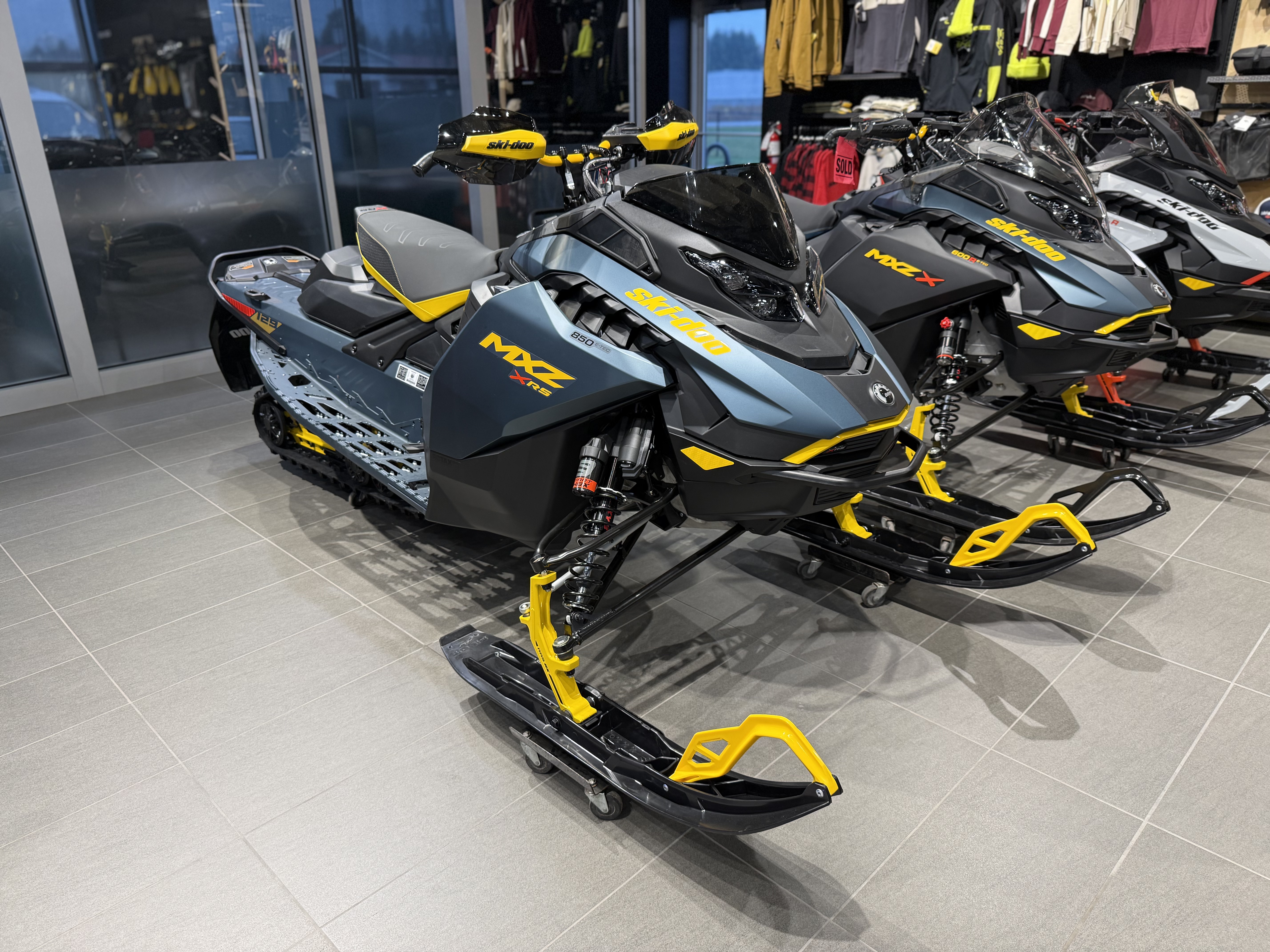 2026 Ski-Doo MXZ XRS 850 E-TEC 129 1.5 - Photo 2