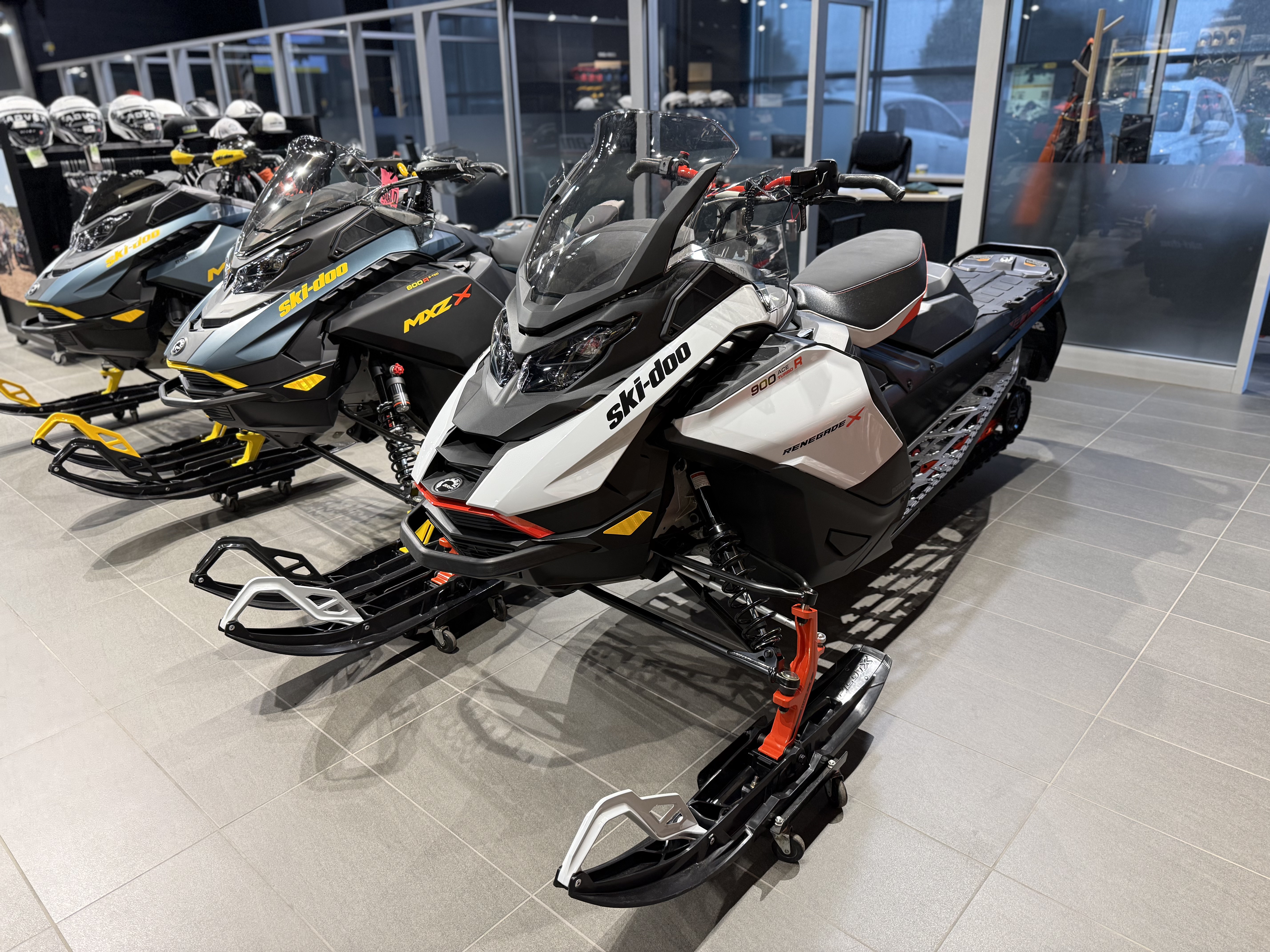 2026 Ski-Doo Renegade X 900 ACE Turbo R 137 1.5 - Photo 2