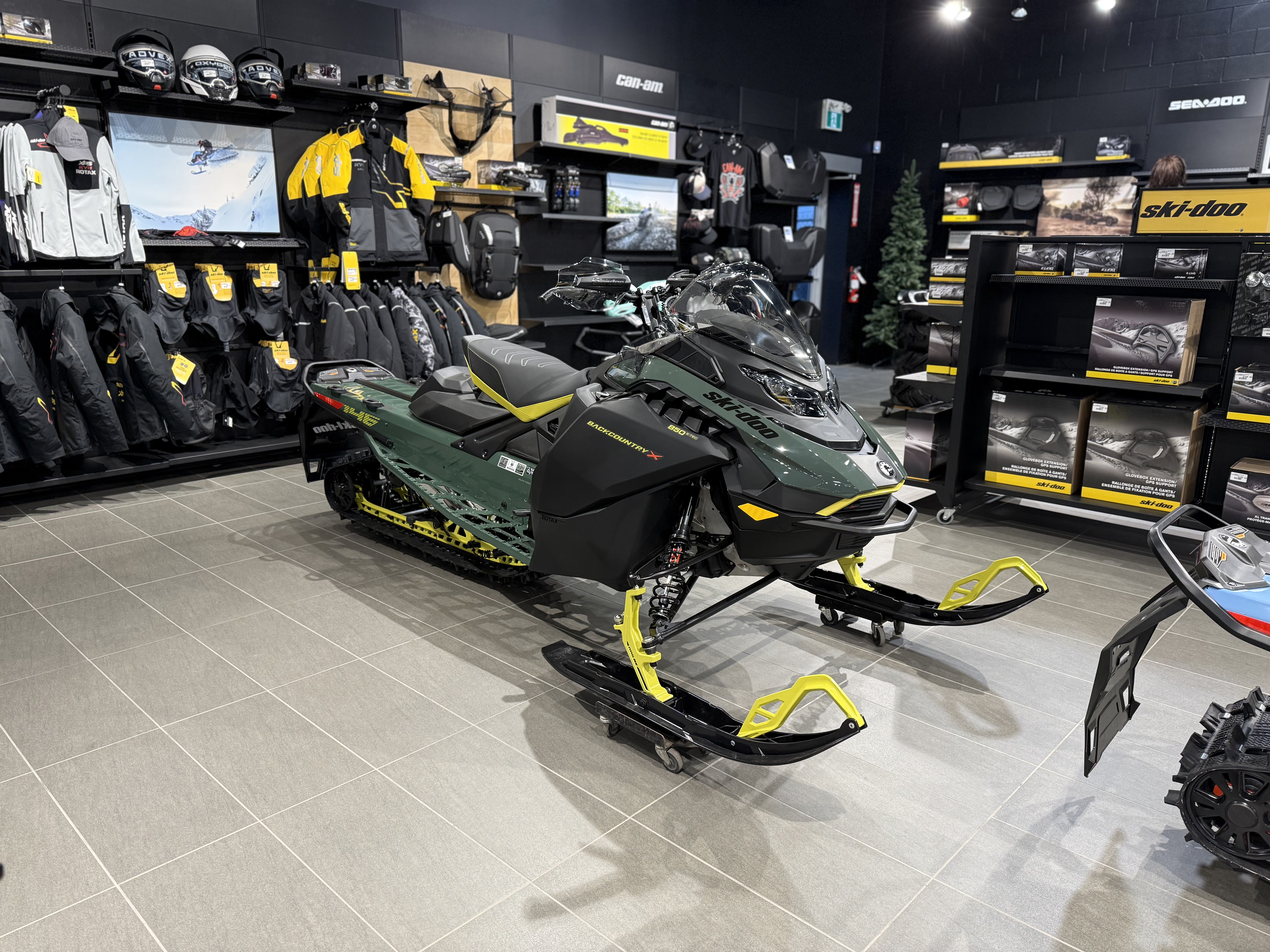 2026 Ski-Doo Backcountry X 850 E-TEC 146 1.5 - Photo 2