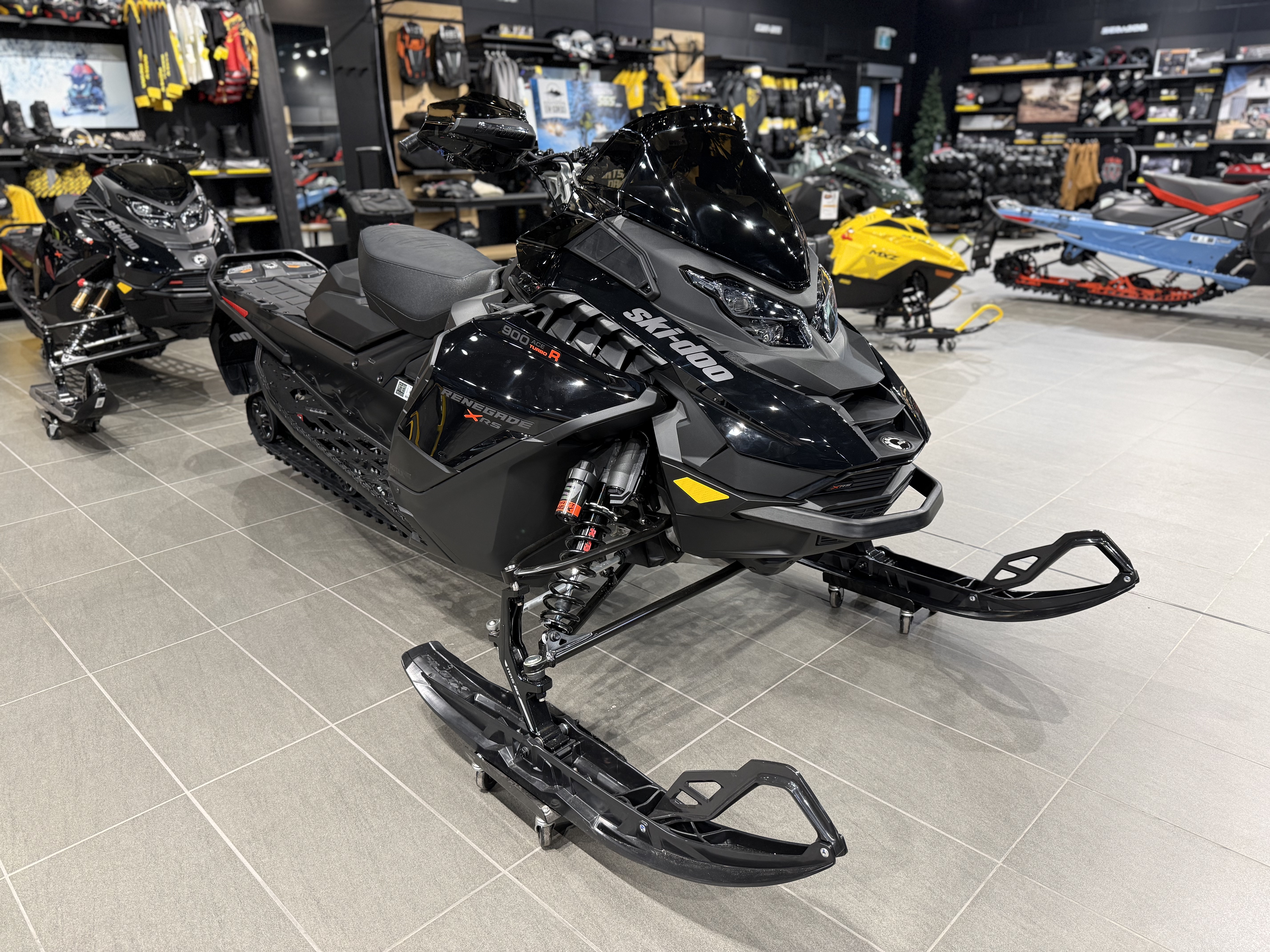 2026 Ski-Doo Renegade XRS 900 ACE Turbo R 137 1.5 - Photo 2