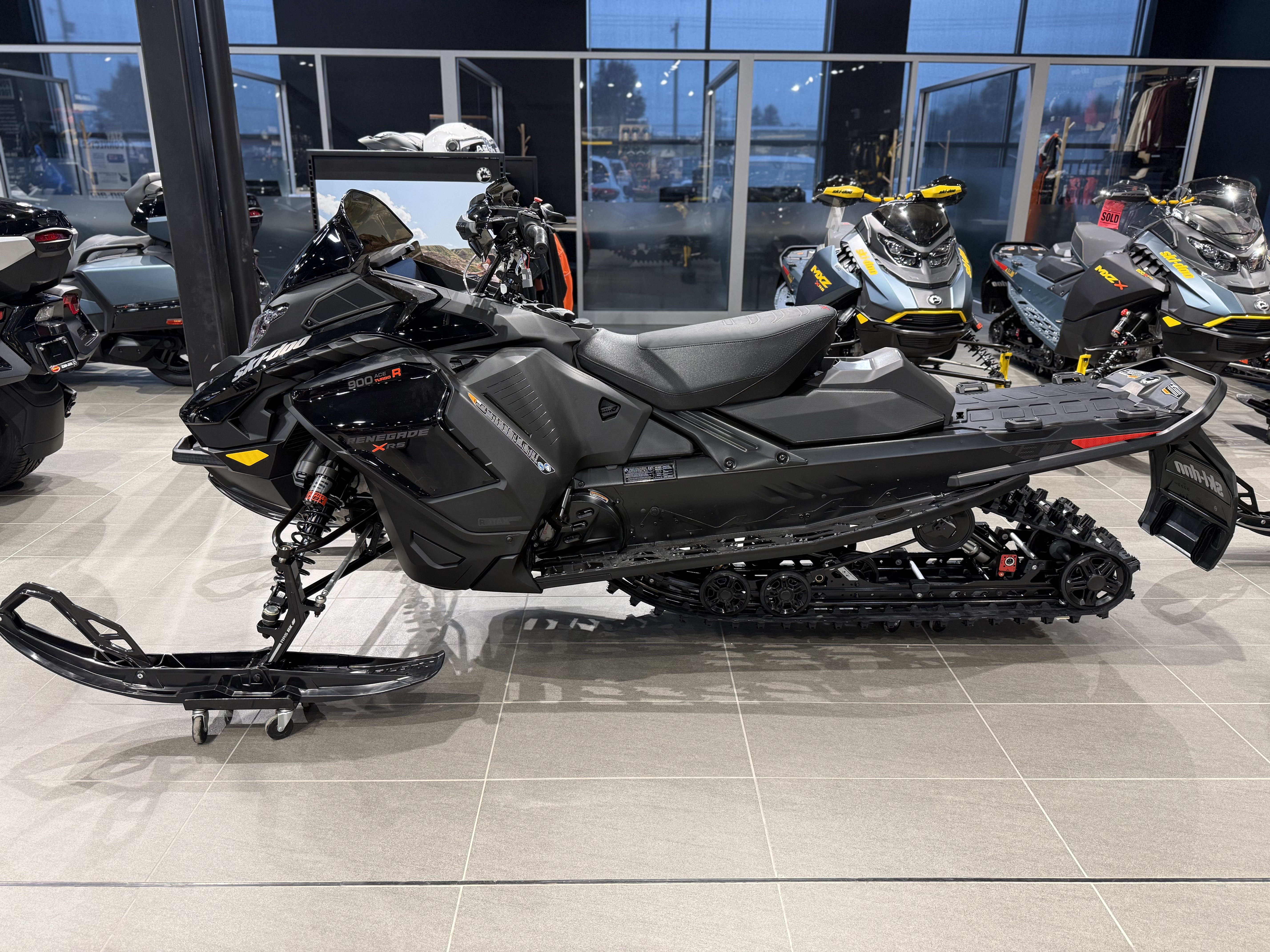 2026 Ski-Doo Renegade XRS 900 ACE Turbo R 137 1.5 - Photo 5