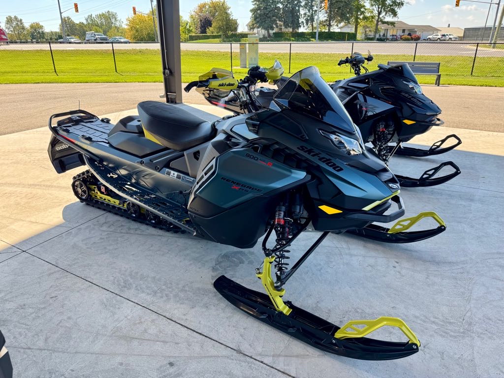 2026 Ski-Doo Renegade X-RS 900 ACE Turbo R 137 1.5