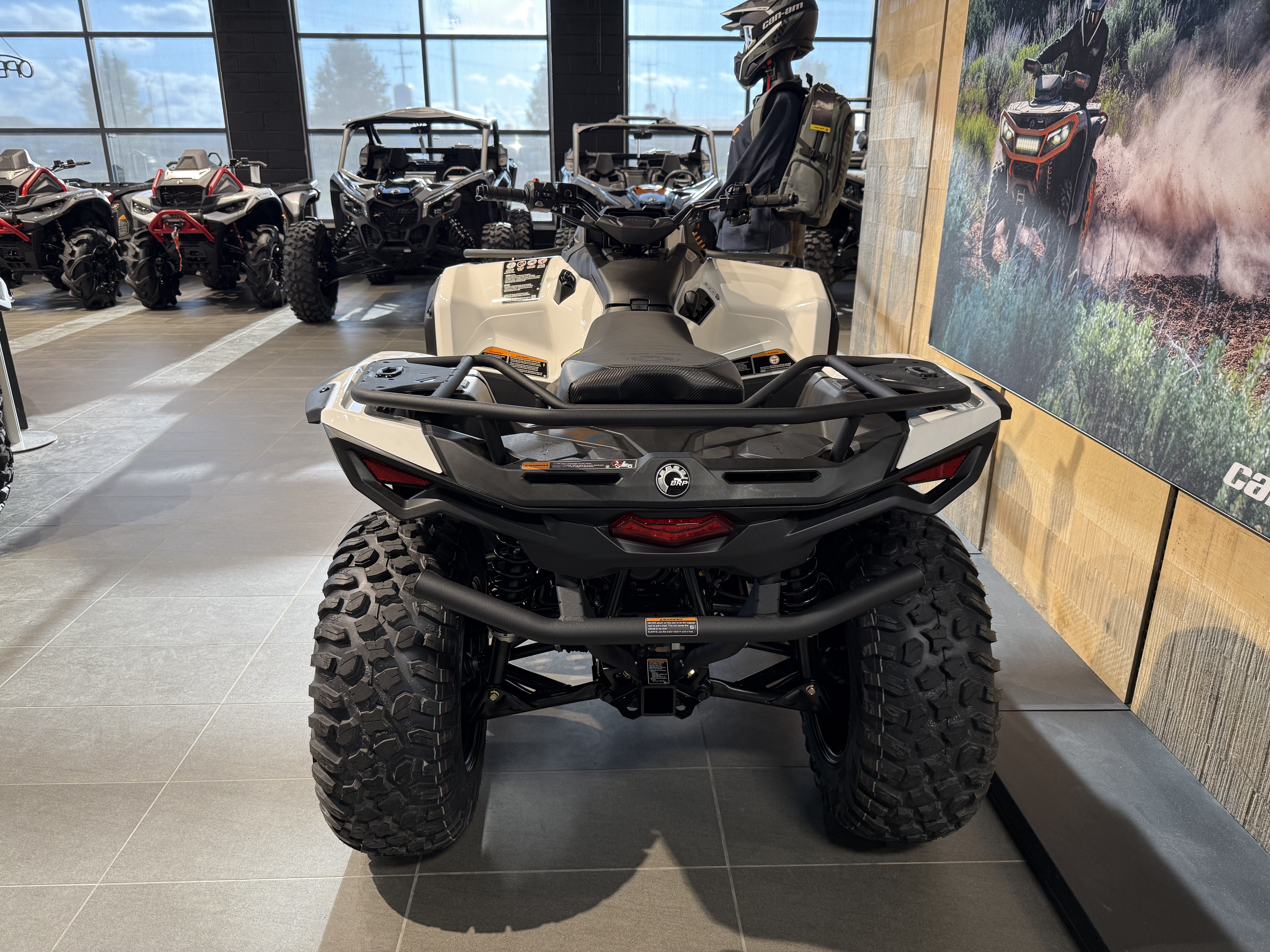 2026 Can-Am Outlander Electric ROTAX E-POWER - Photo 5