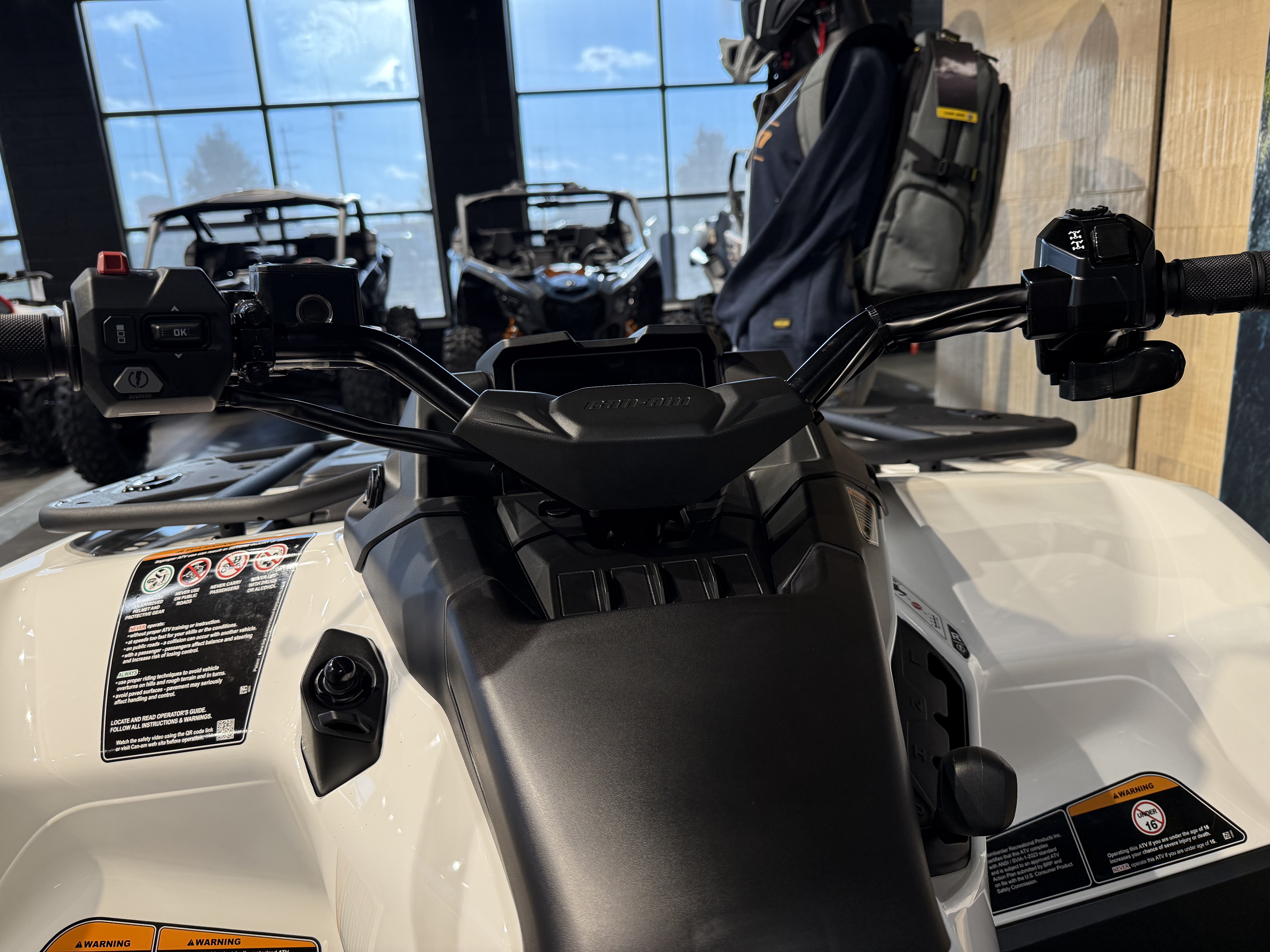 2026 Can-Am Outlander Electric ROTAX E-POWER - Photo 12