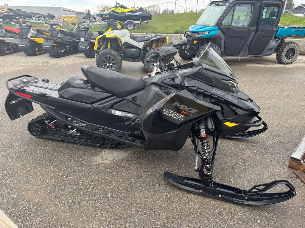 2024 Ski-Doo MXZ X-RS 137 850 E-TEC W/ SMART SHOX & TOUCH SCREEN
