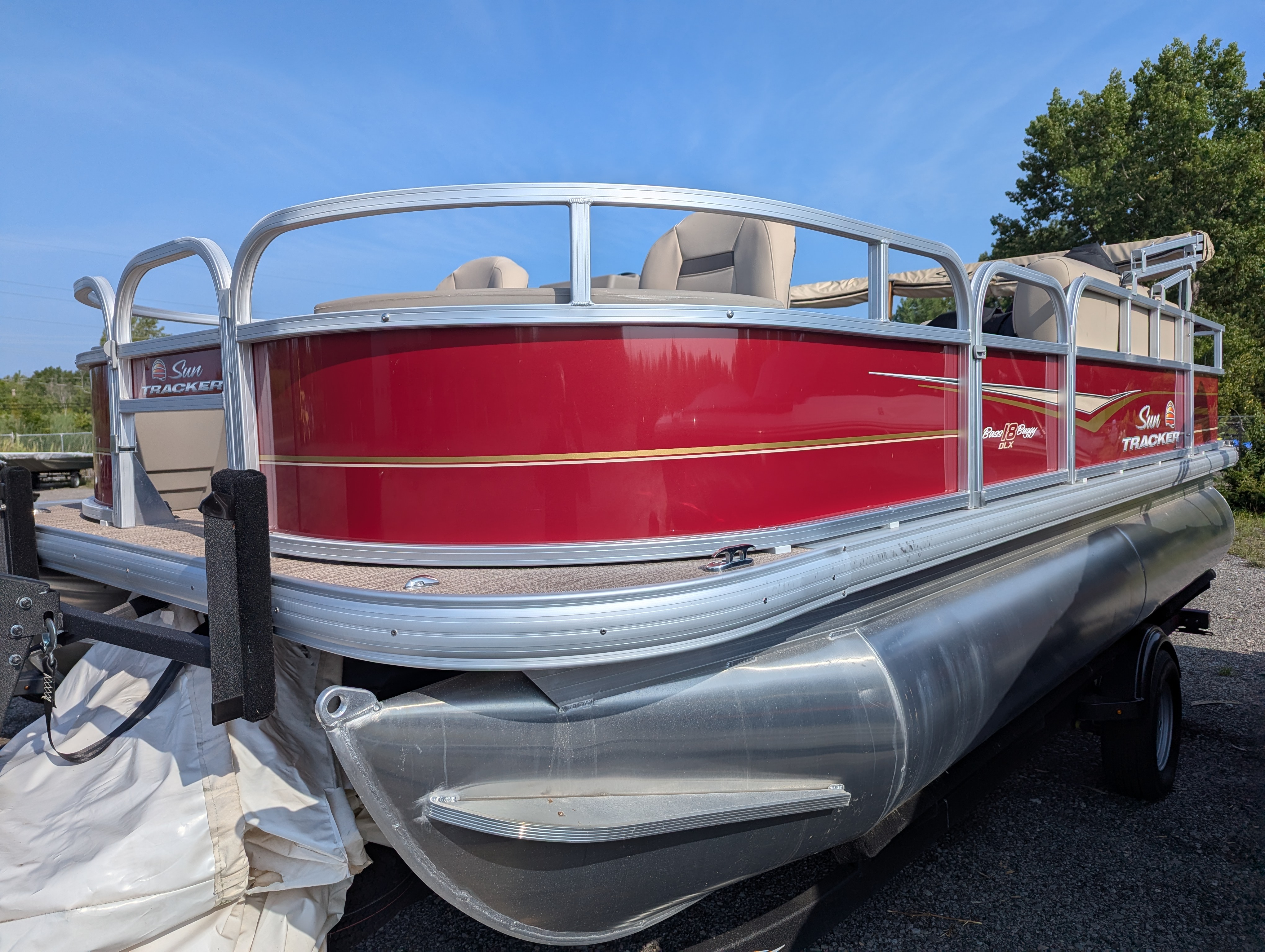 2024 Sun Tracker Bass Buggy 18 DLX