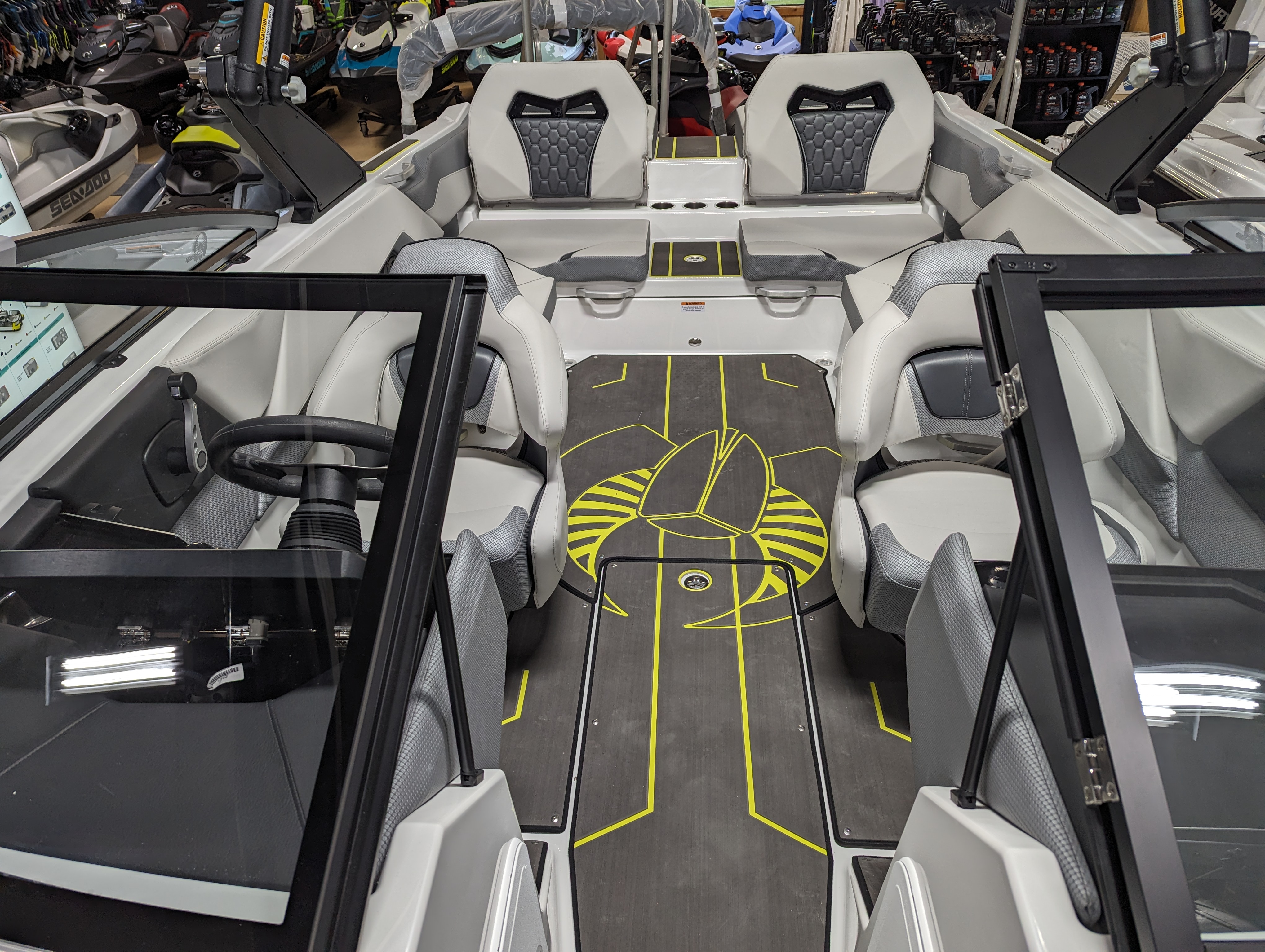 2024 Scarab 235ID WAKE EDITION - Photo 10