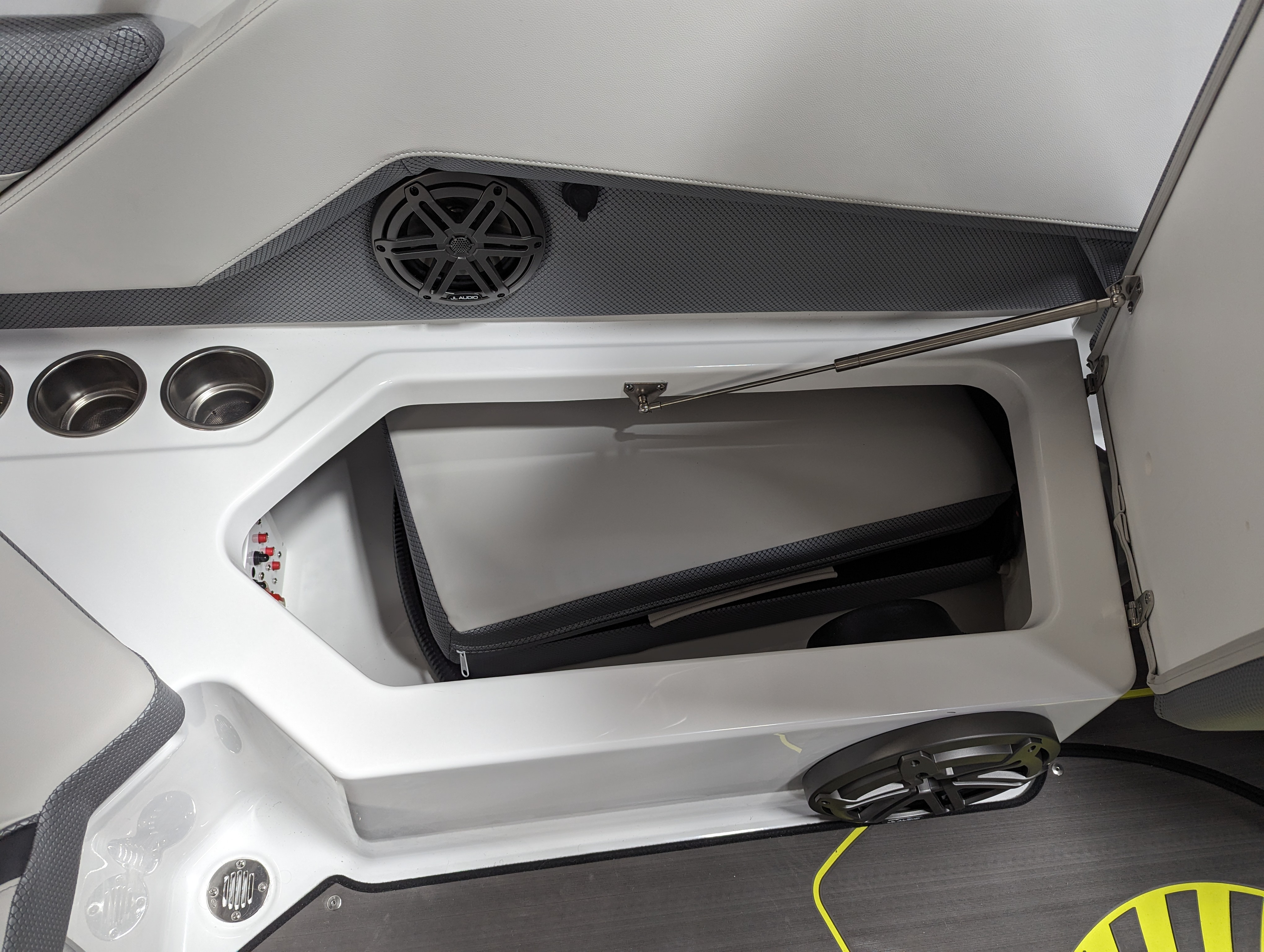 2024 Scarab 235ID WAKE EDITION - Photo 12