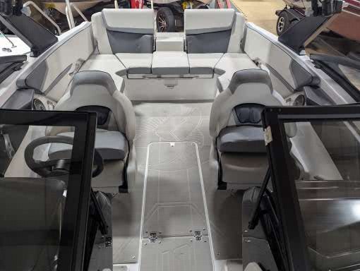 2025 Scarab 215SE - Photo 8