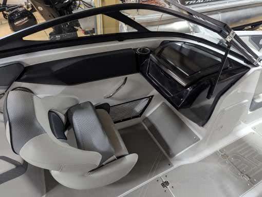 2025 Scarab 215SE - Photo 9