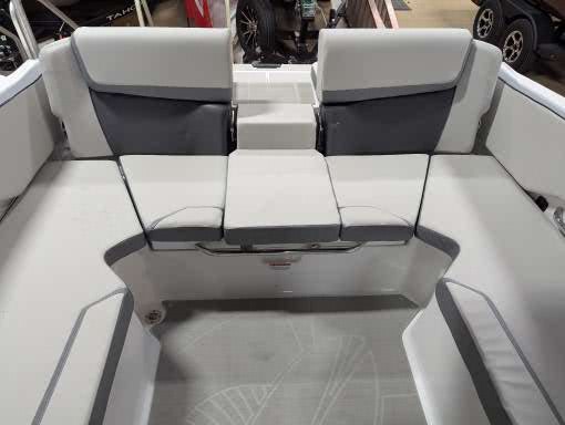 2025 Scarab 215SE - Photo 10