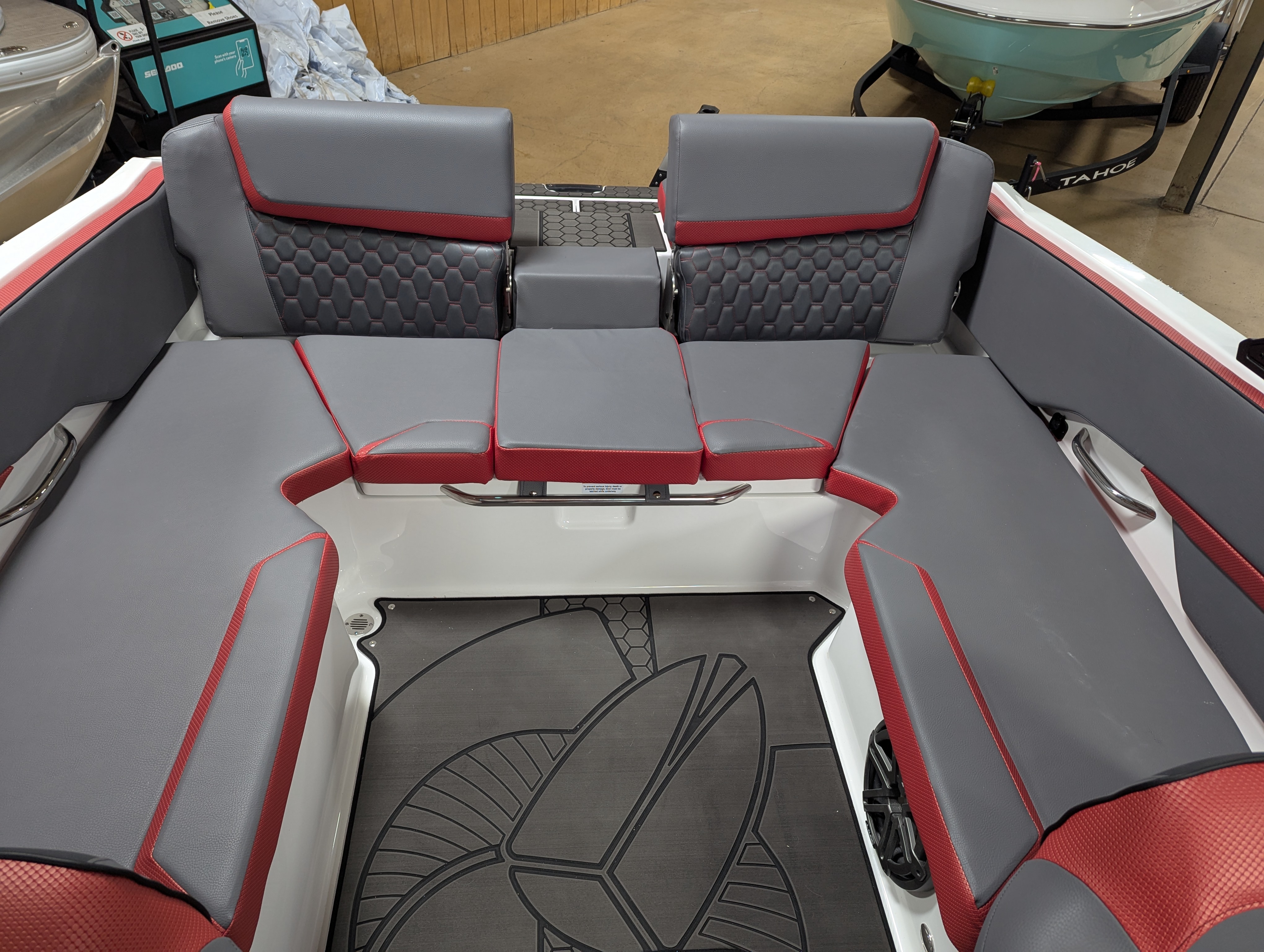 2025 Scarab 215LX - Photo 10