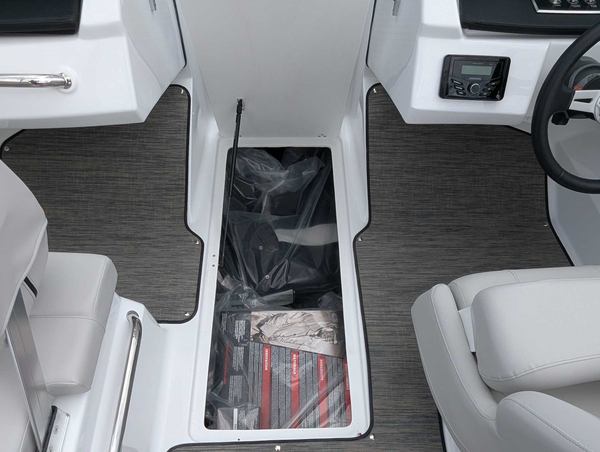 2025 Four Winns H-Series H1 Freedom - Photo 16