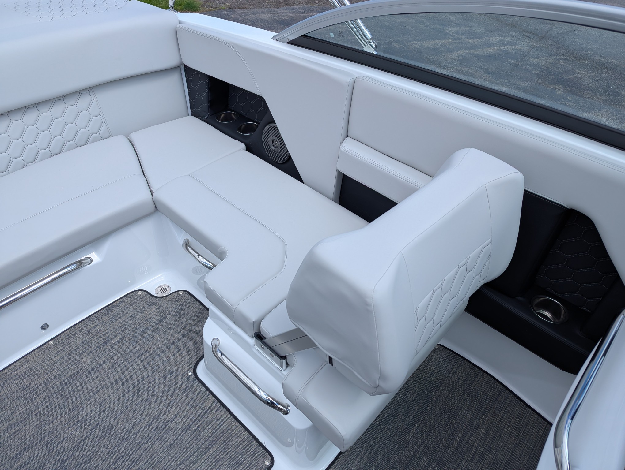 2025 Four Winns H-Series H2 Freedom - Photo 16