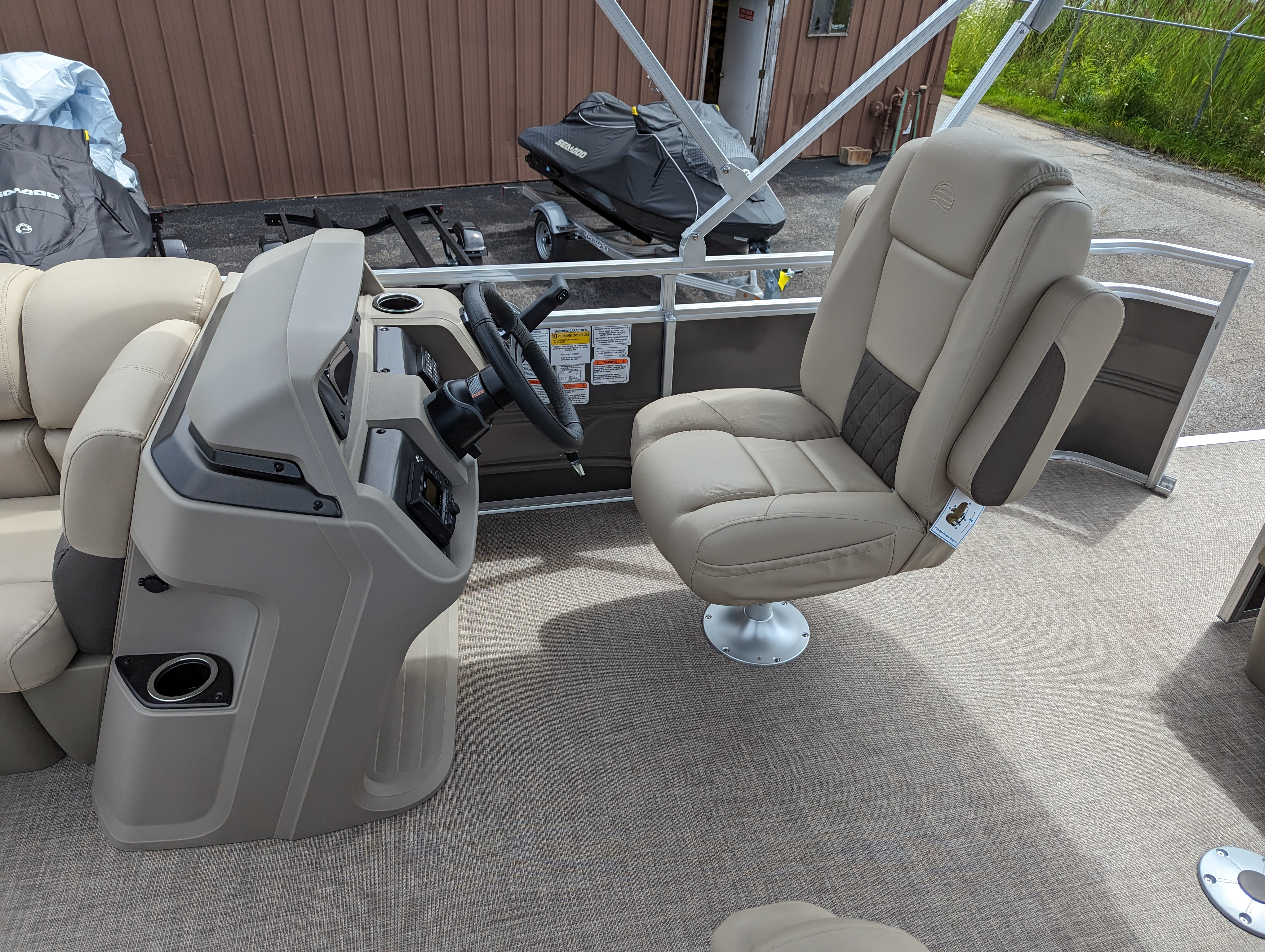 2026 Sun Tracker Party Barge® 20 DLX - Photo 7