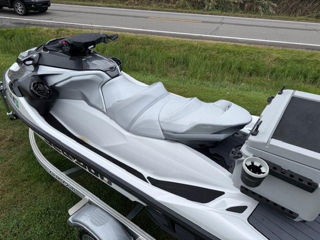 2024 Sea-Doo GTX™ Limited 300 White Pearl Premium - Photo 4