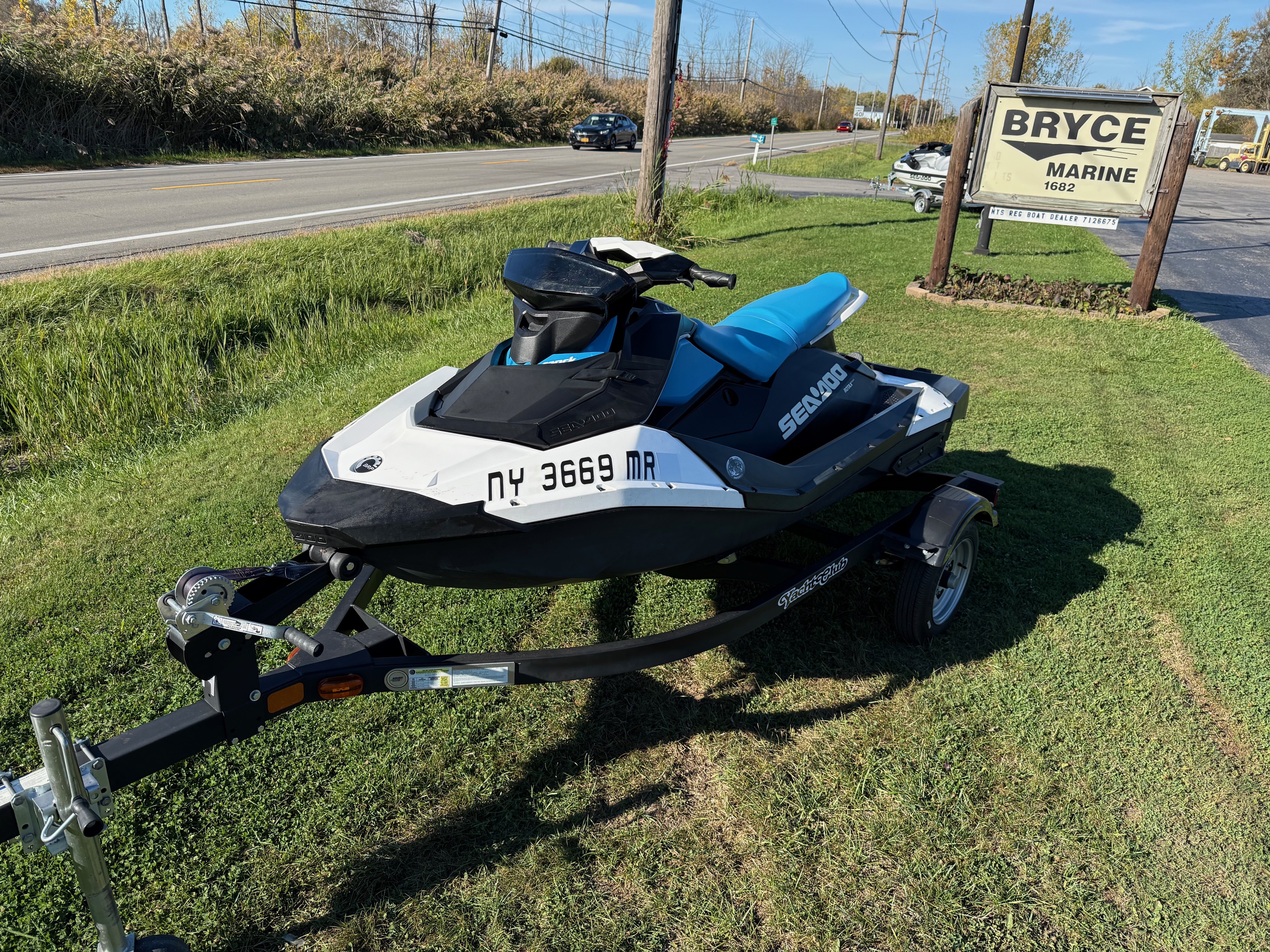 2019 Sea-Doo SPARK® 3up Rotax® 900 HO ACE™ w/iBR®, Sound System - Photo 2