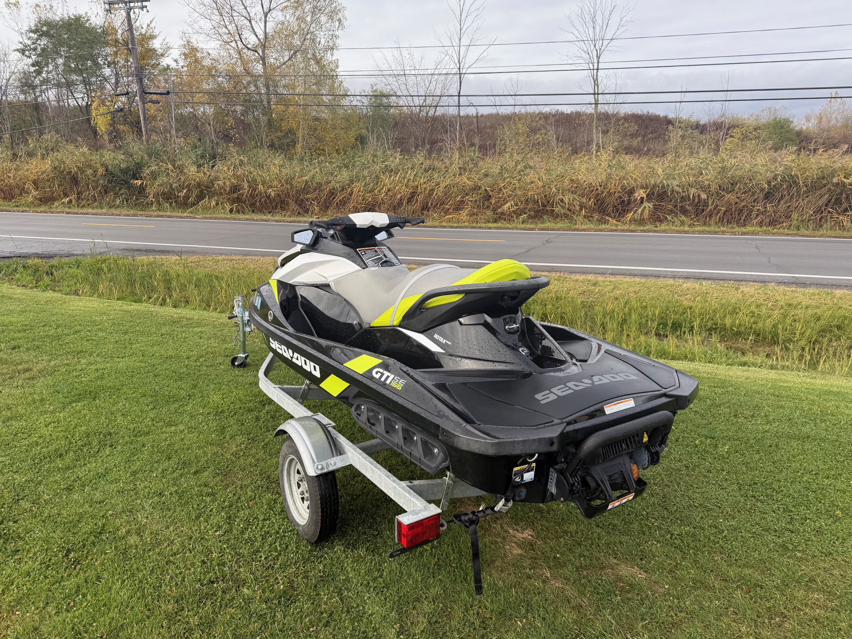 2017 Sea-Doo GTI™ SE 155 - Photo 2