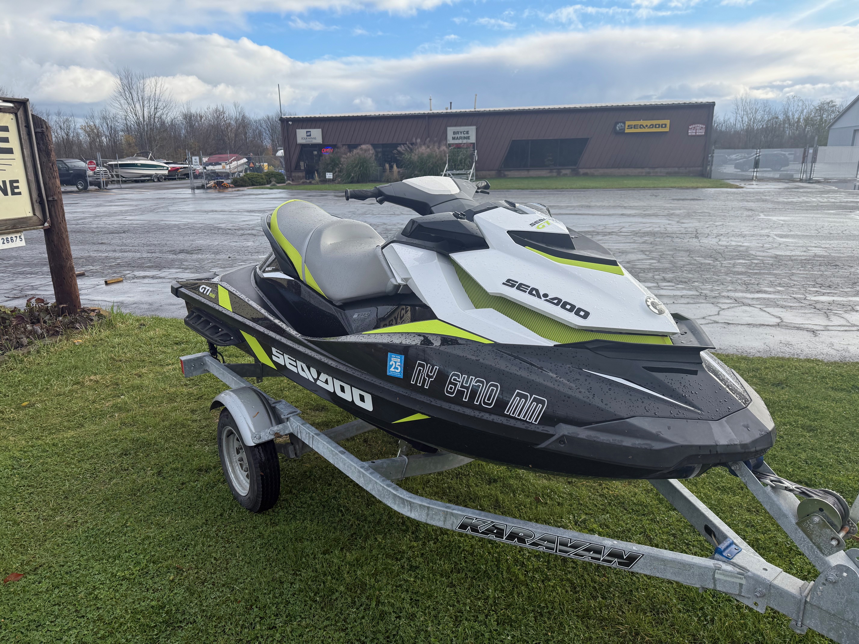 2017 Sea-Doo GTI™ SE 155 - Photo 4