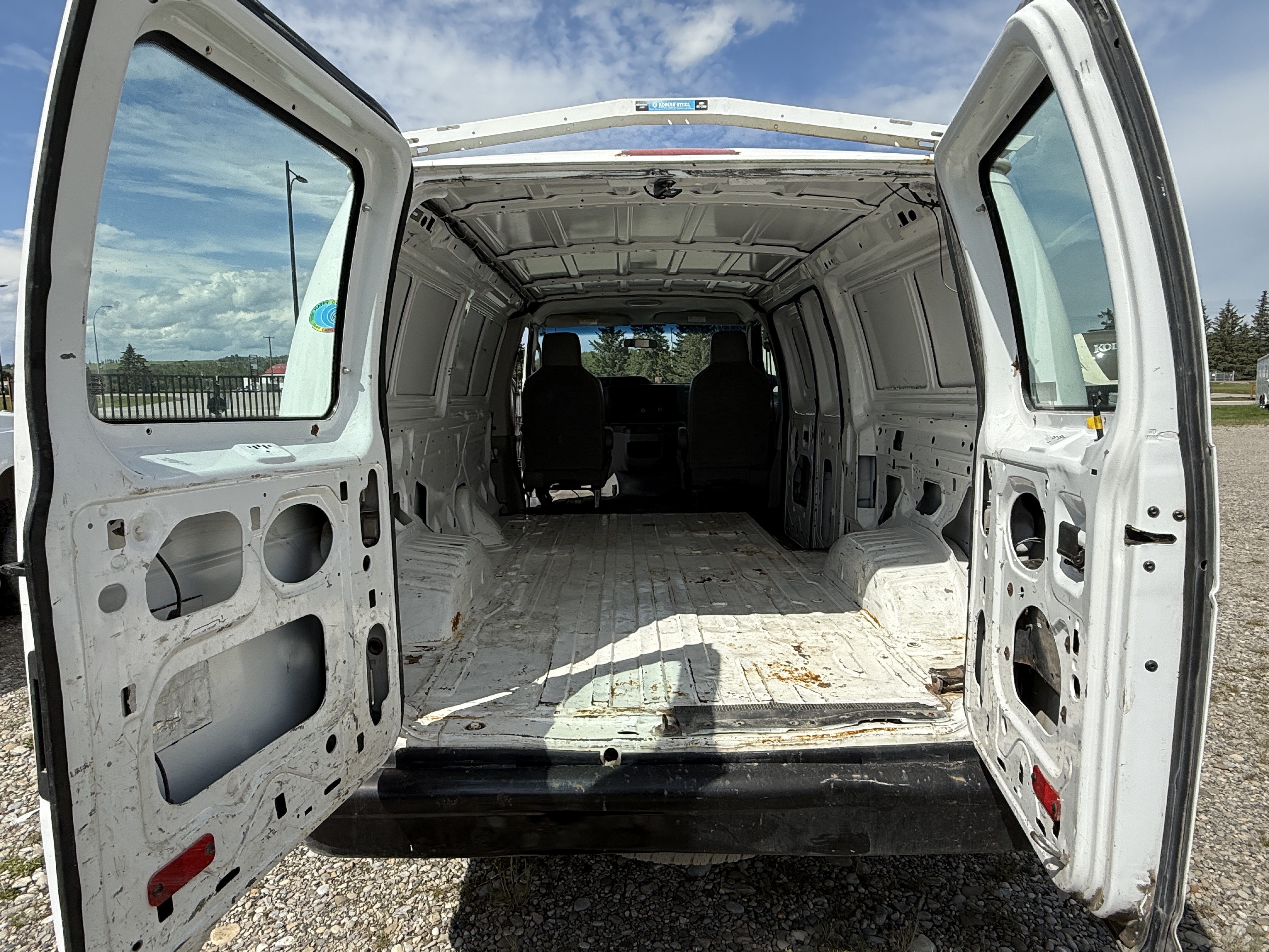 2011 FORD E-250 - Photo 8