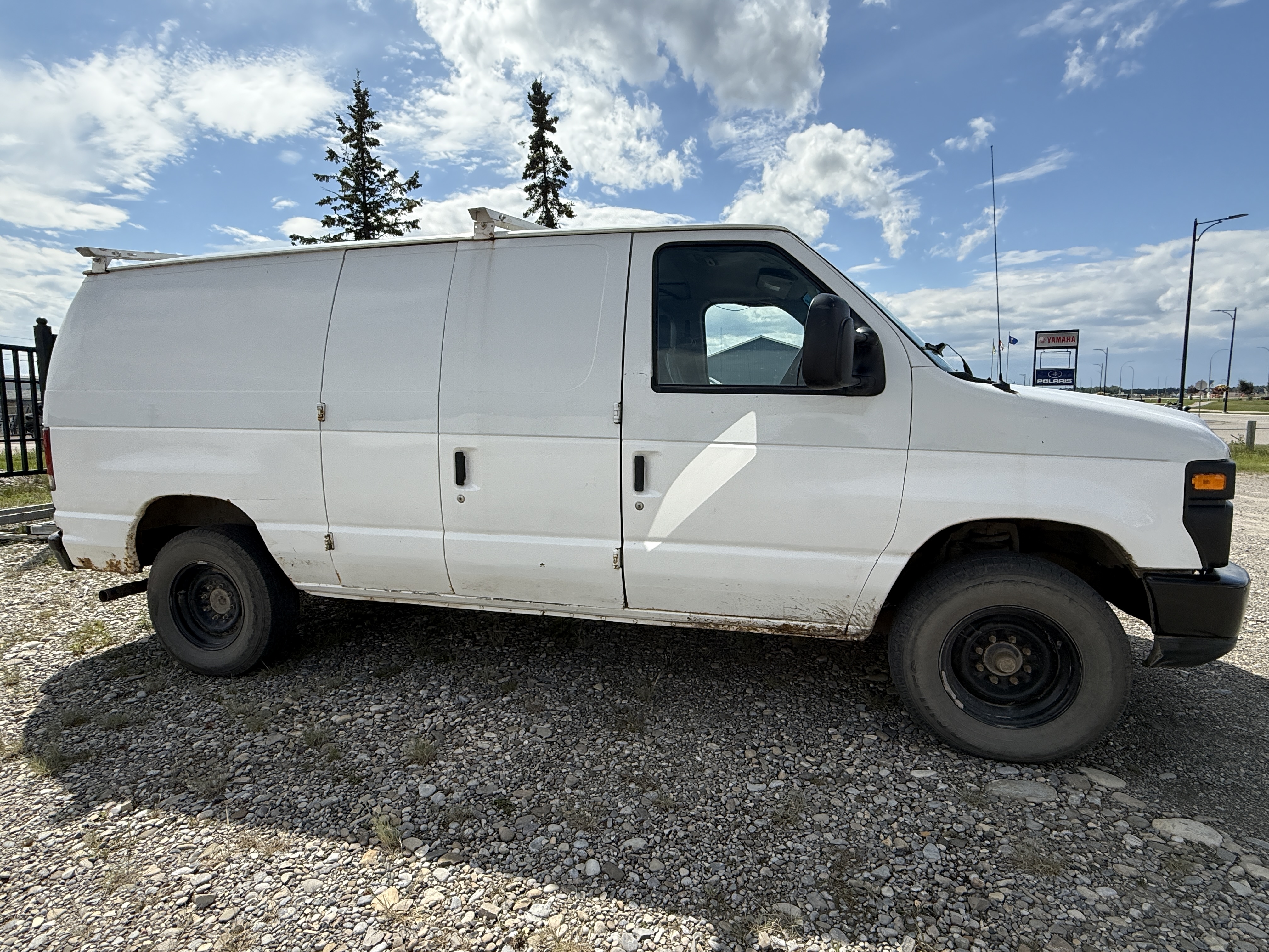 2011 FORD E-250