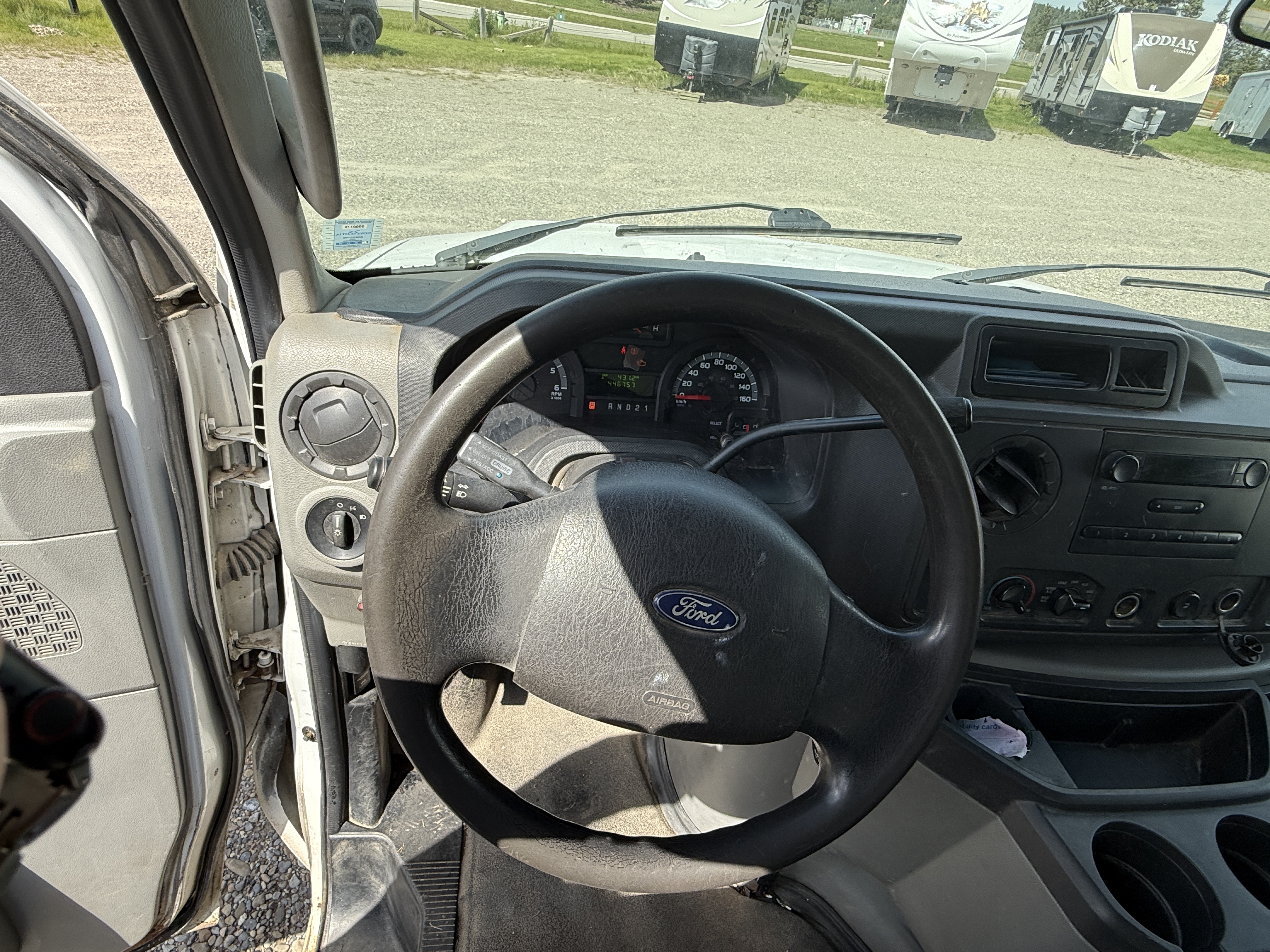 2011 FORD E-250 - Photo 13