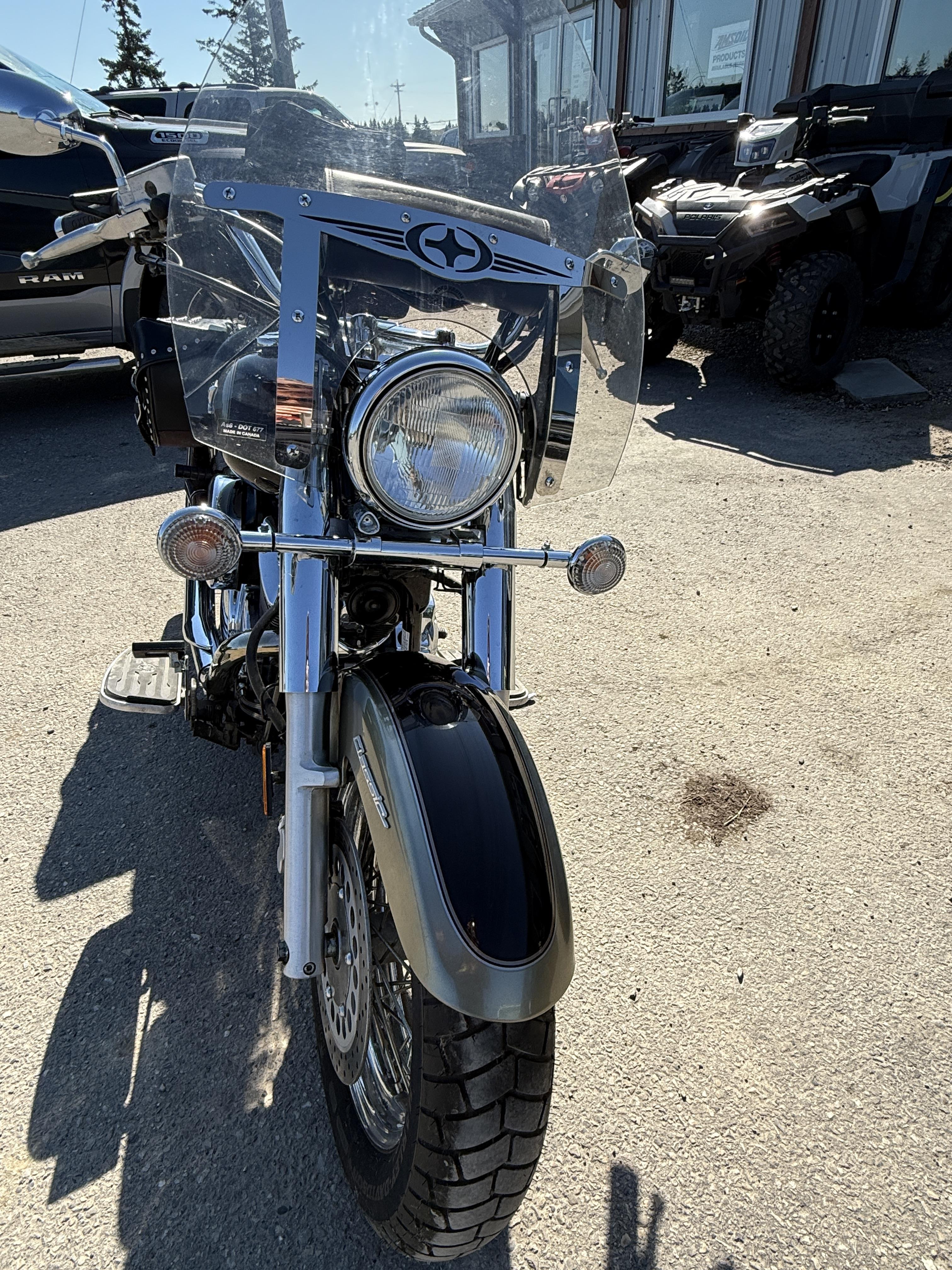2005 Yamaha V-STAR - Photo 2