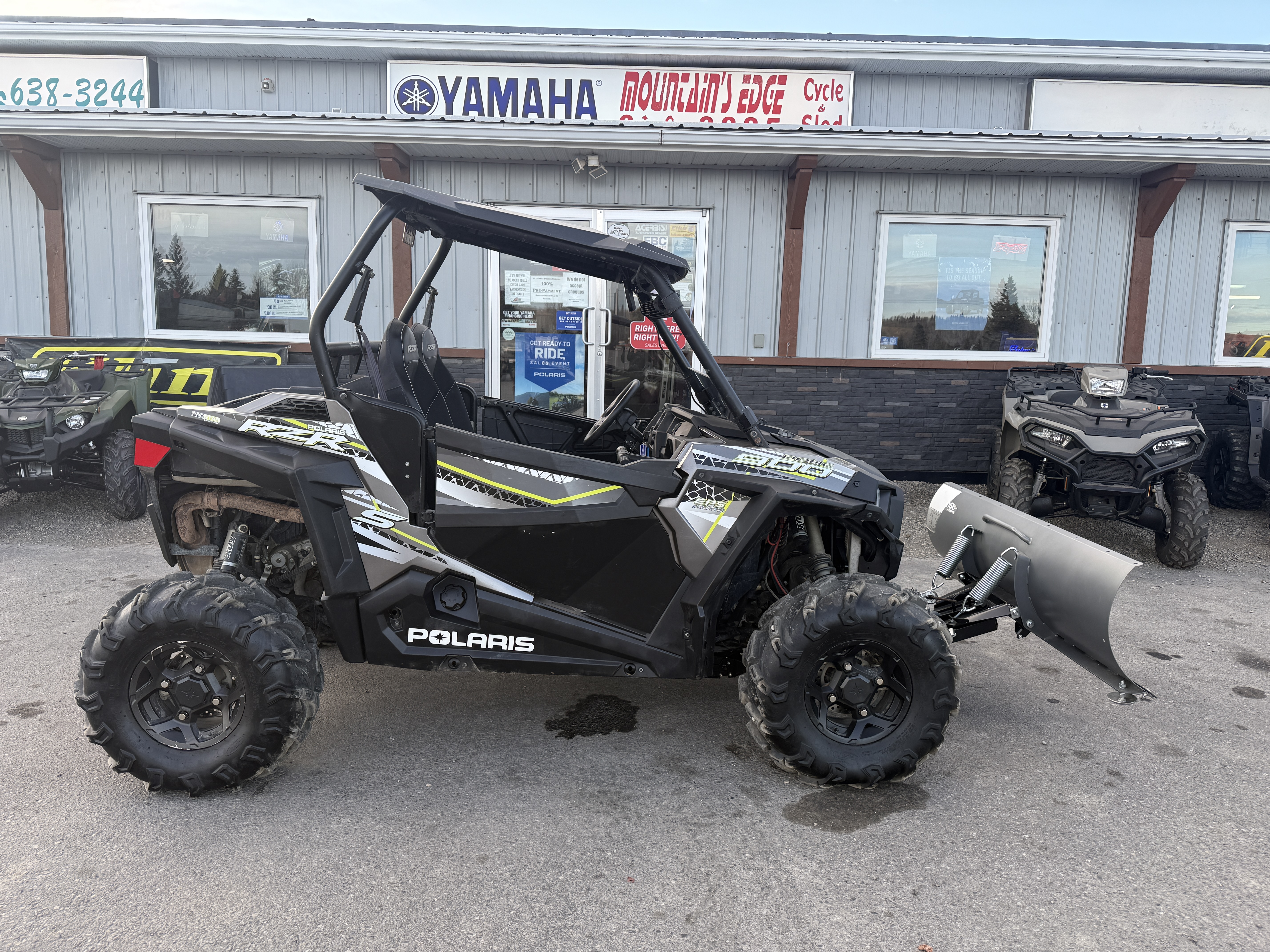 2017 Polaris RZR® S 900 EPS Titanium Metallic