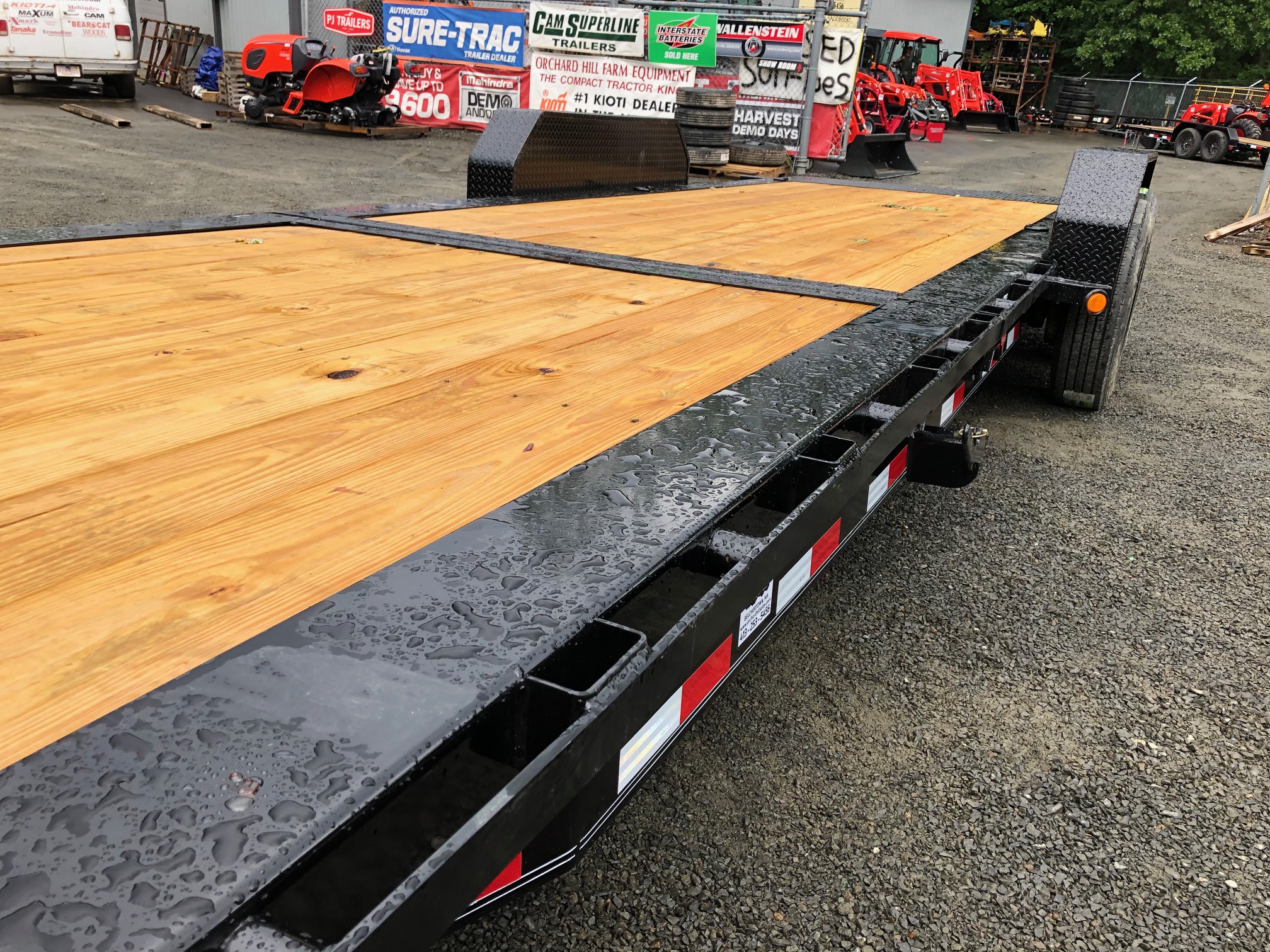 2022 PJ Trailers 21' HD Split Equipment Tilt Trailer TJ 6" Channel (18