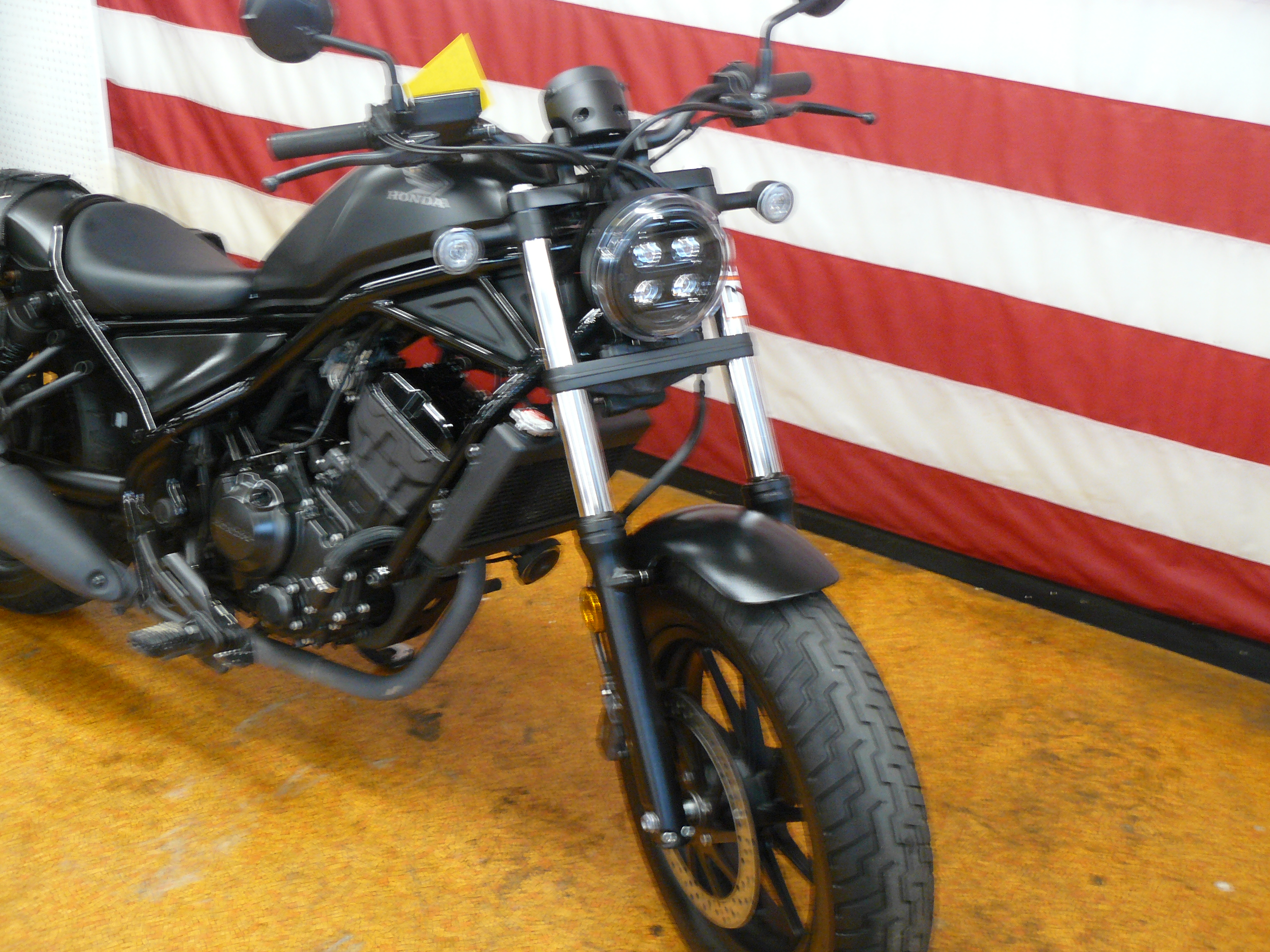 2021 Honda REBEL 300 - Photo 2
