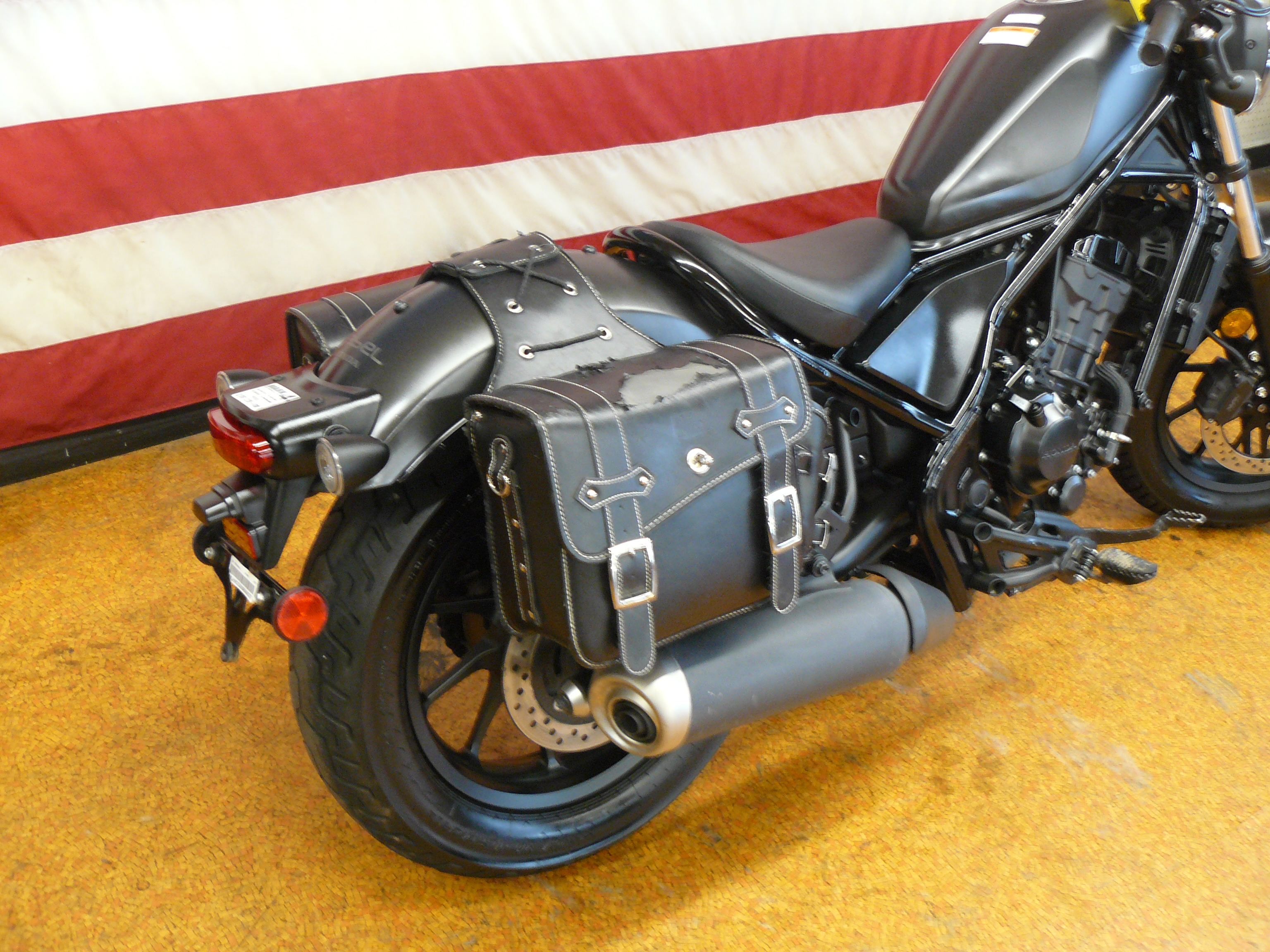 2021 Honda REBEL 300 - Photo 3