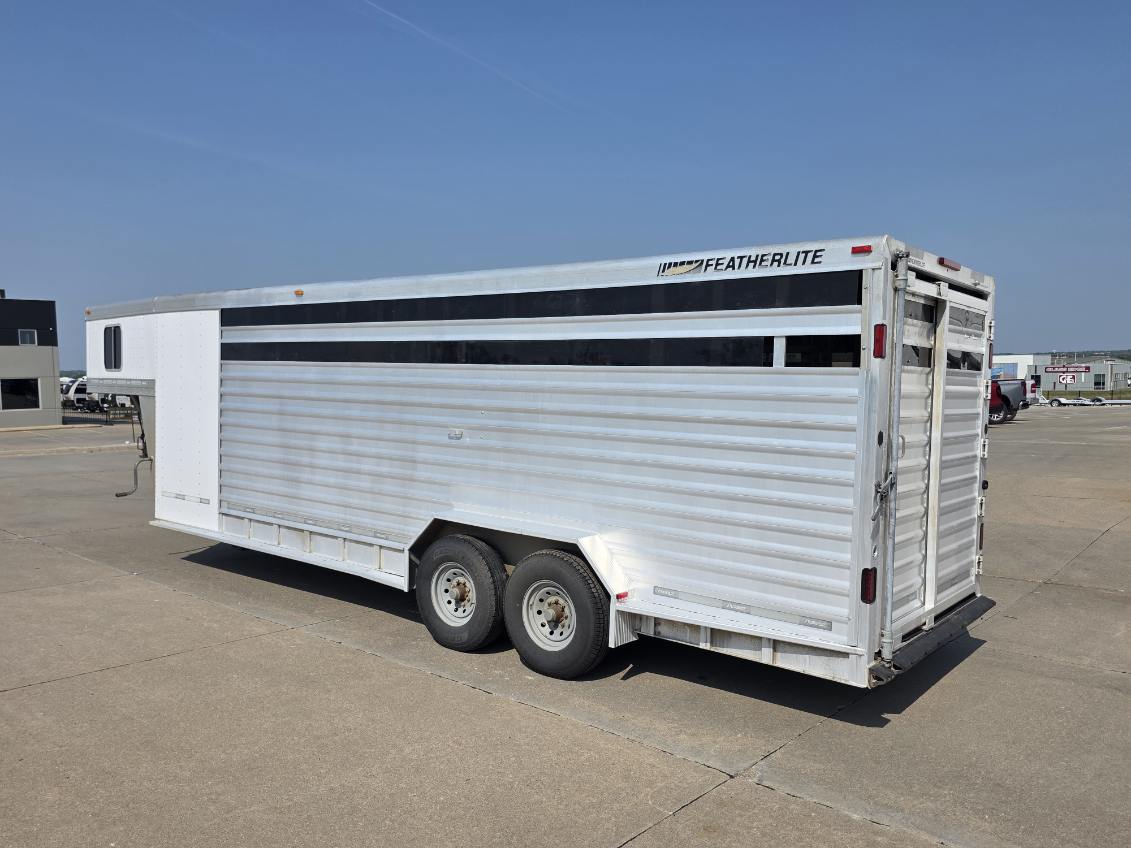 2008 Featherlite photo 2