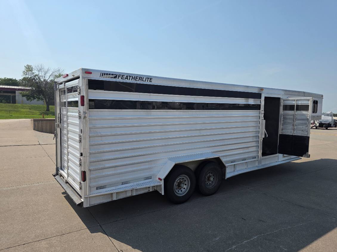 2008 Featherlite photo 3