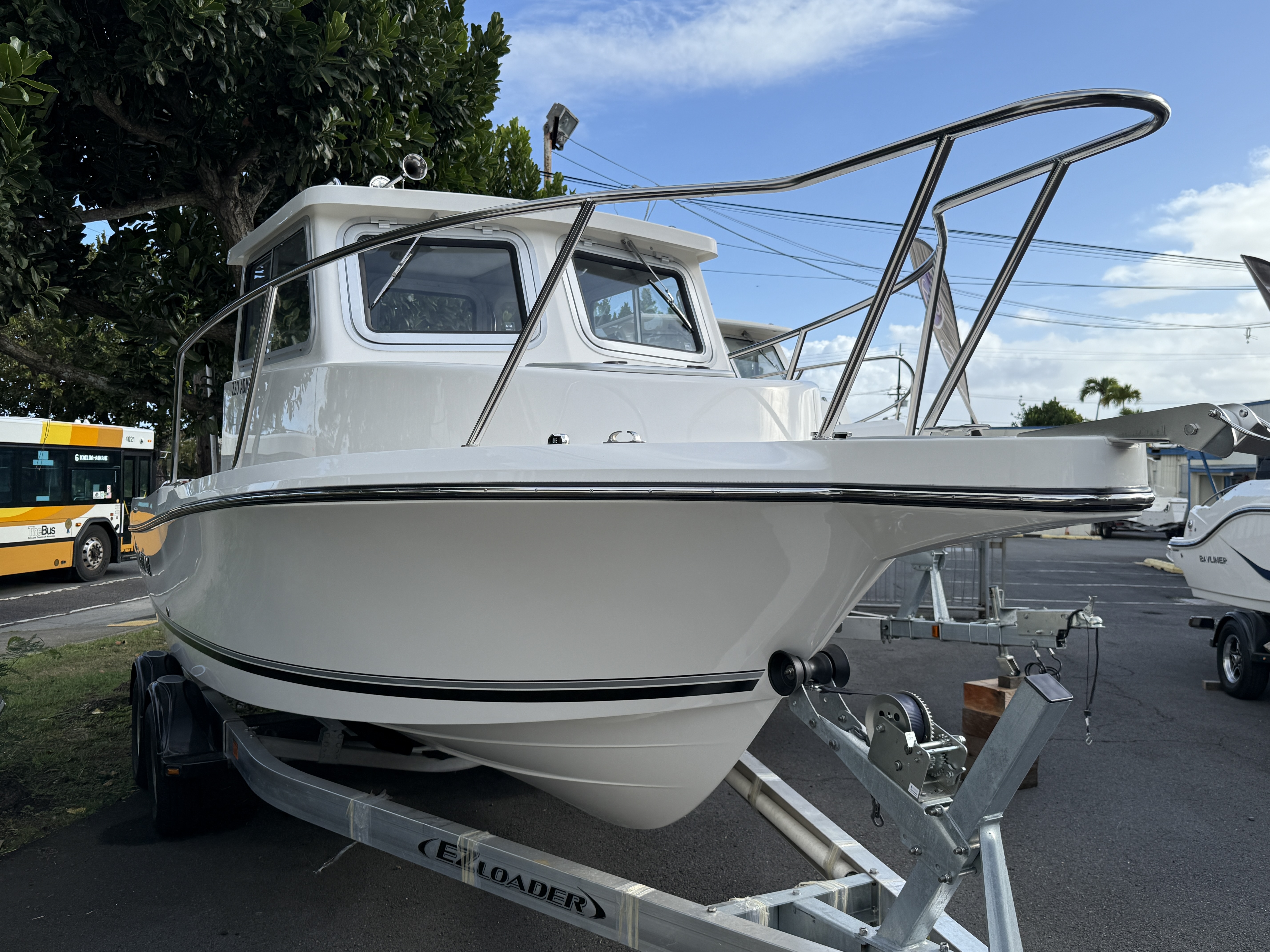 2026 Defiance ADMIRAL 220 EX for Sale | Maui Marine Center