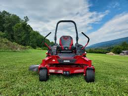 2025 Toro 77283 TORO 2000 24.5 HP TORO V-TWIN W/ 52" TF2 DECK - Photo 2